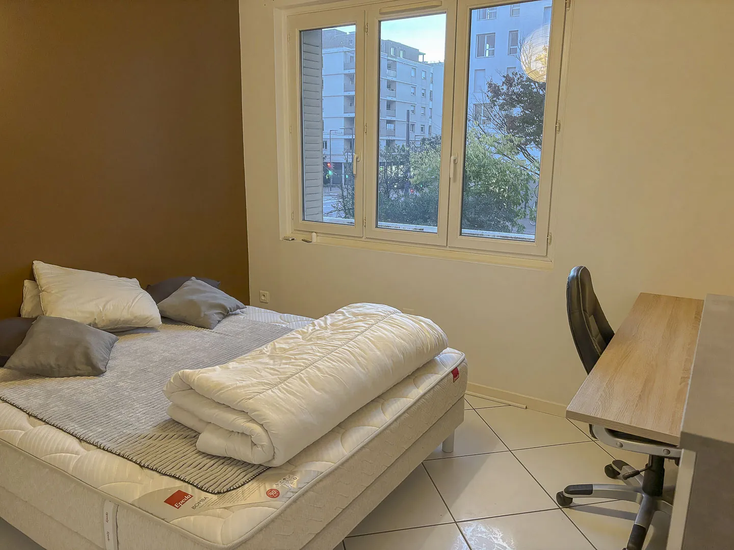 Appartement T3 lumineux à Villeurbanne avec balcon, cave et parking 