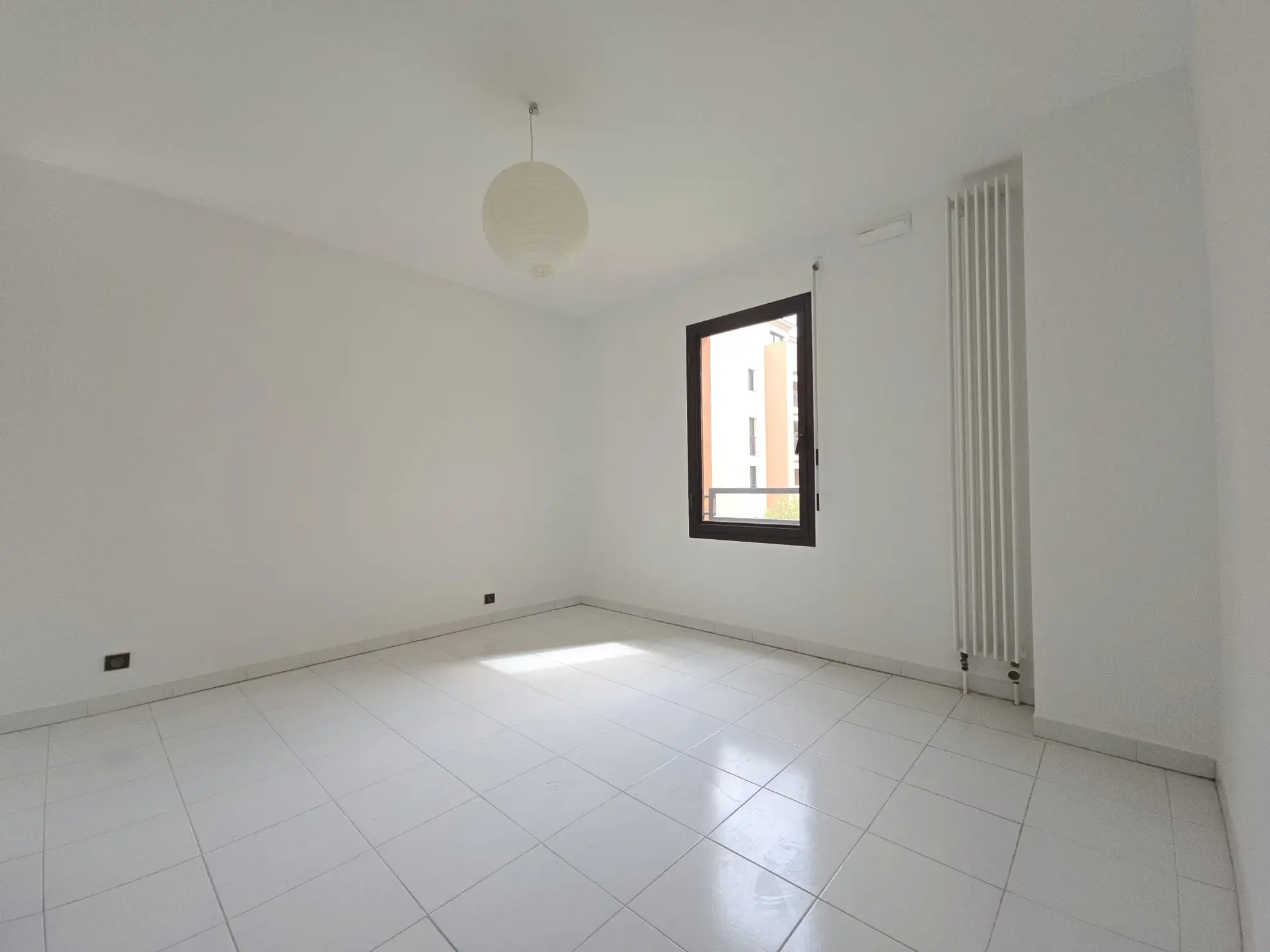 Appartement 2 pièces lumineux avec parking et cave à Avignon 