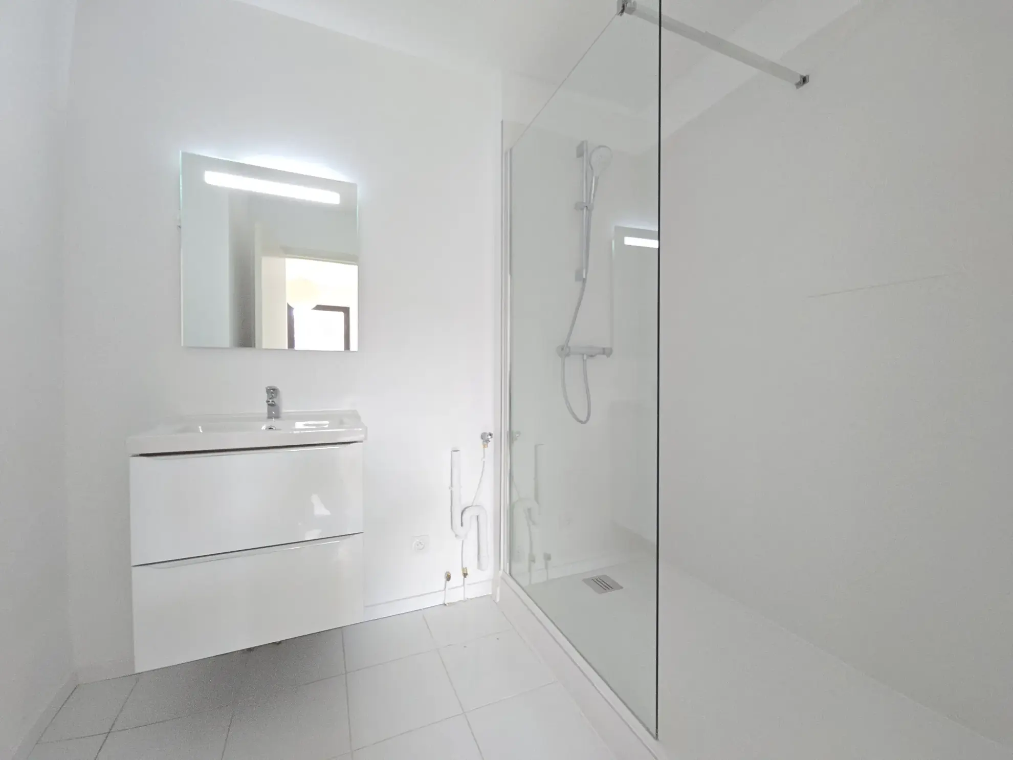 Appartement 2 pièces lumineux avec parking et cave à Avignon 