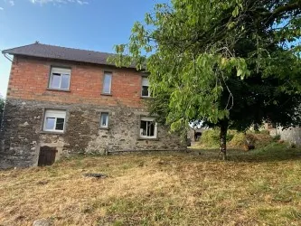 À vendre grande maison de campagne à Meuzac avec terrasse et vue imprenable 