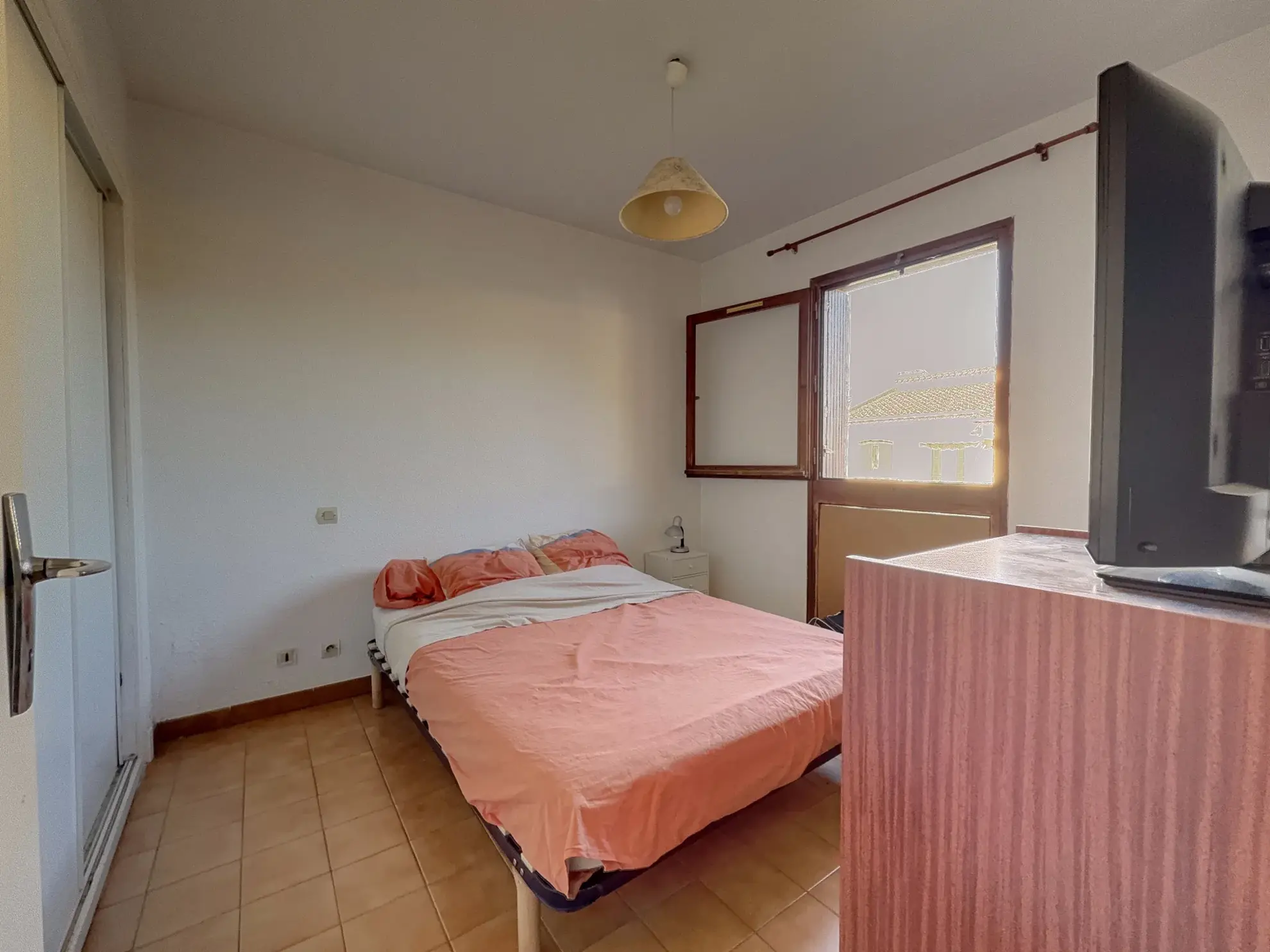 Appartement 2 pièces avec terrasse à Céret, proche centre-ville, loué jusqu'en 2026 