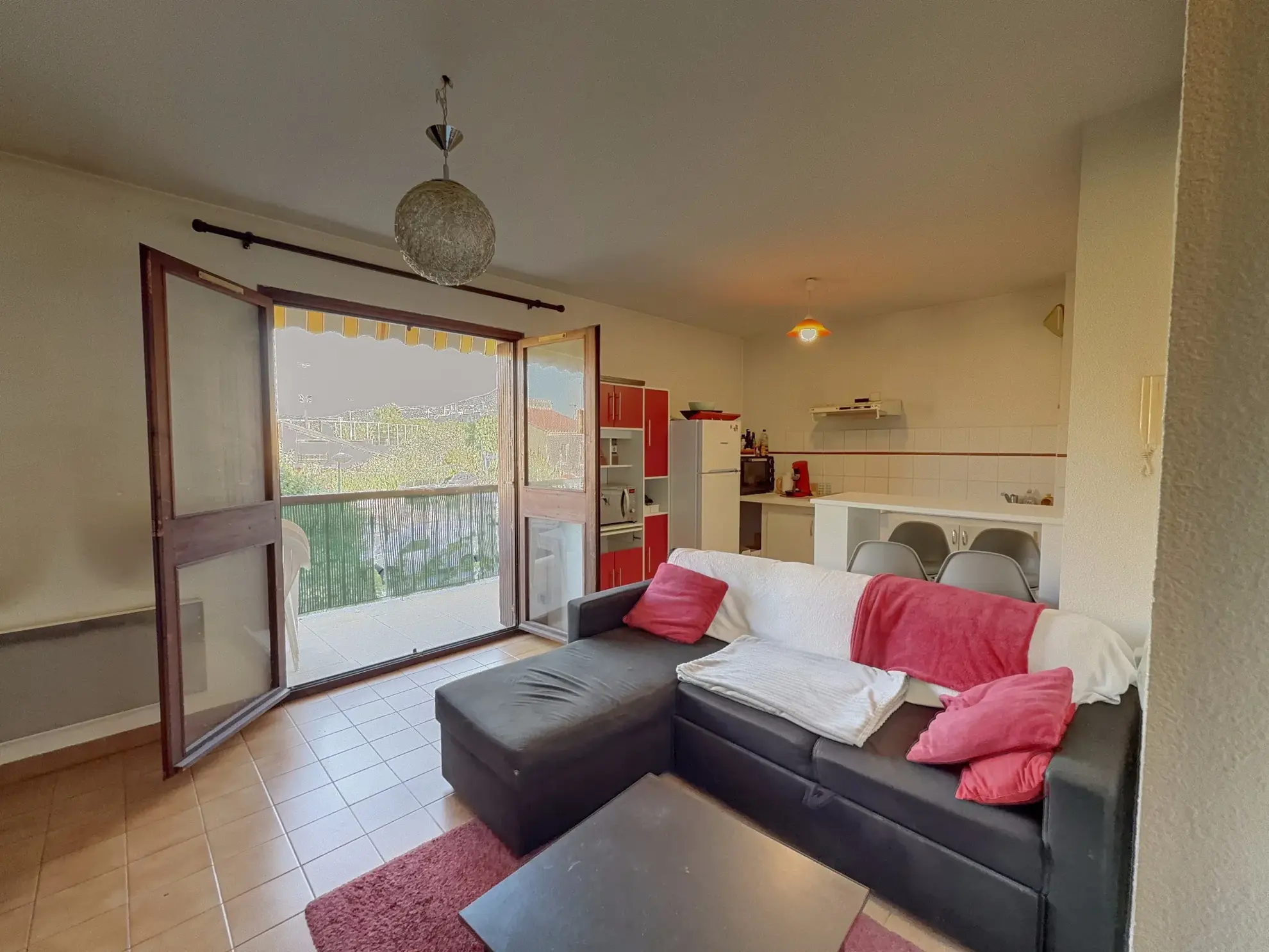 Appartement 2 pièces avec terrasse à Céret, proche centre-ville, loué jusqu'en 2026 