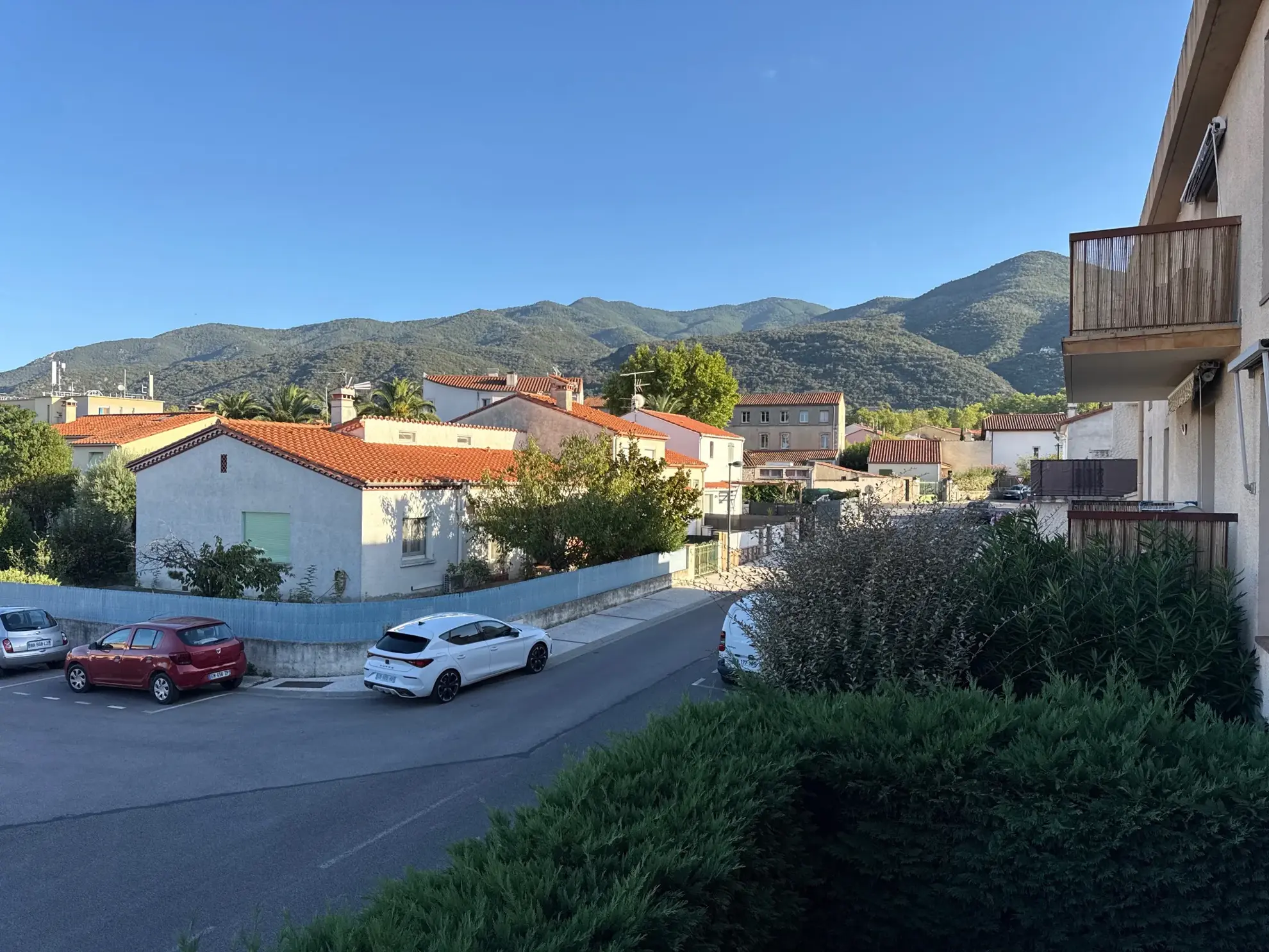 Appartement 2 pièces avec terrasse à Céret, proche centre-ville, loué jusqu'en 2026 