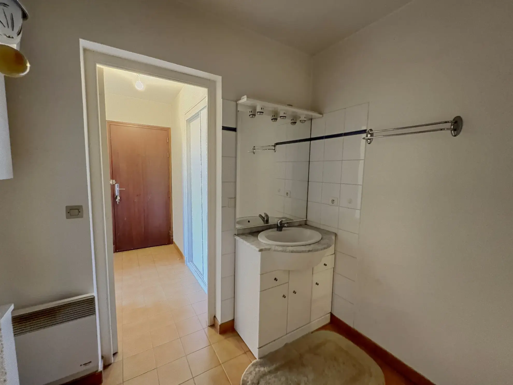 Appartement 2 pièces avec terrasse à Céret, proche centre-ville, loué jusqu'en 2026 