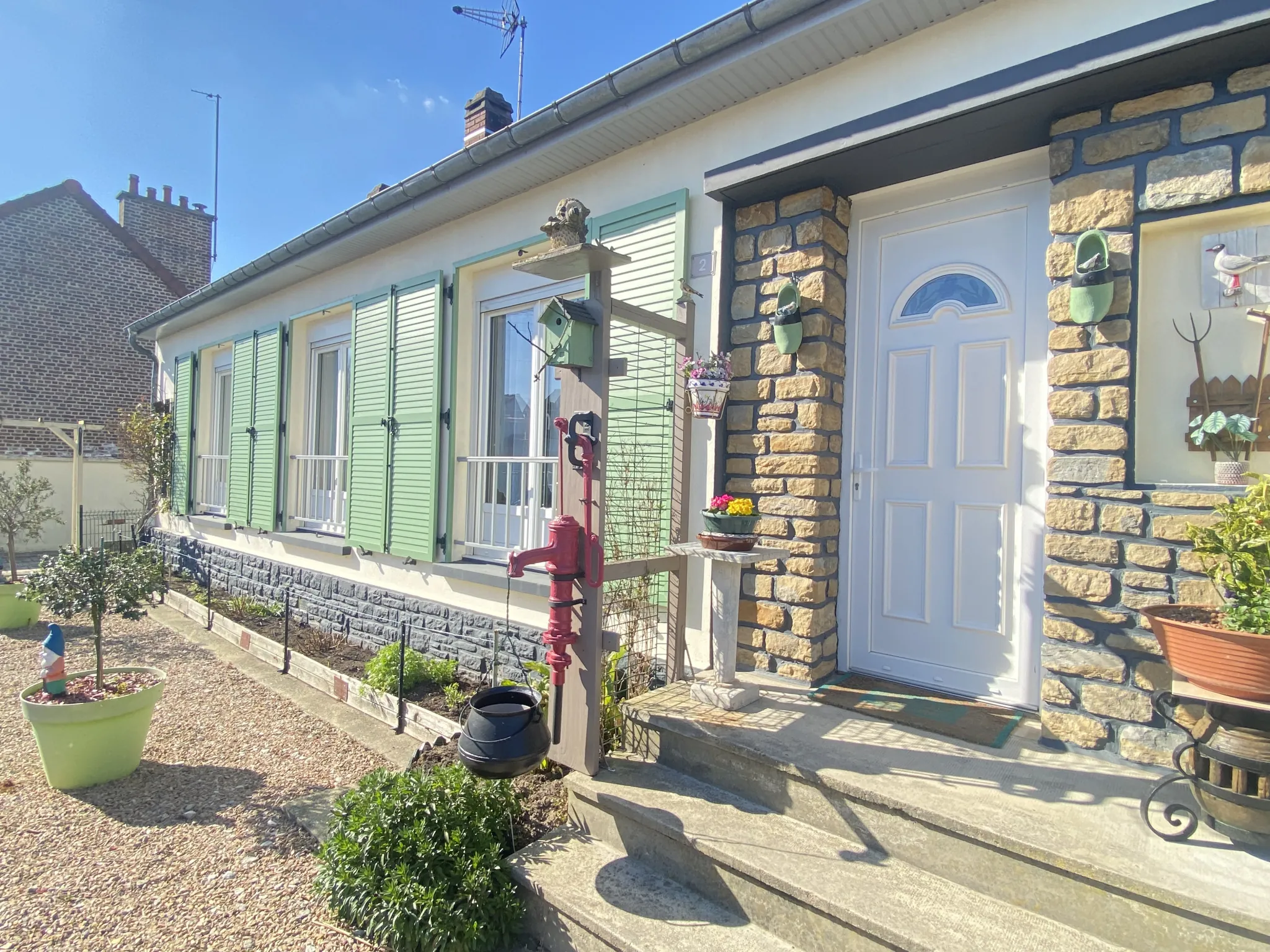 Maison à Abbeville avec 3 chambres, garage et jardin de 458 m²