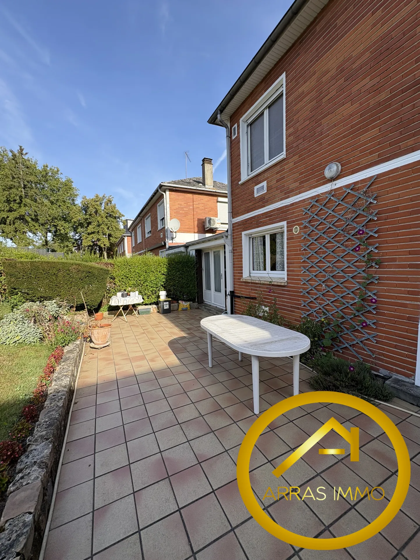 Maison familiale à Arras de 80m² proche des commodités avec jardin 