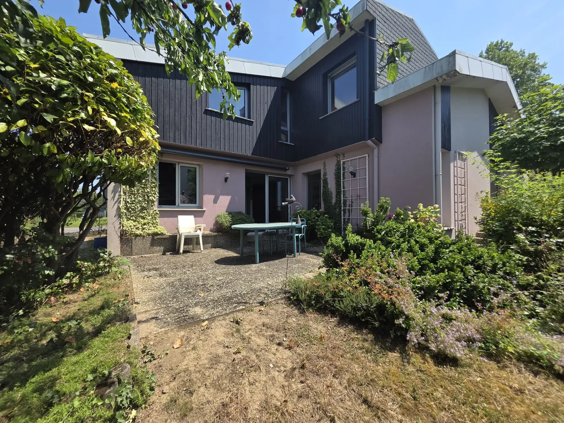 Maison d'architecte de 152 m² à Altkirch dans un quartier résidentiel recherché 