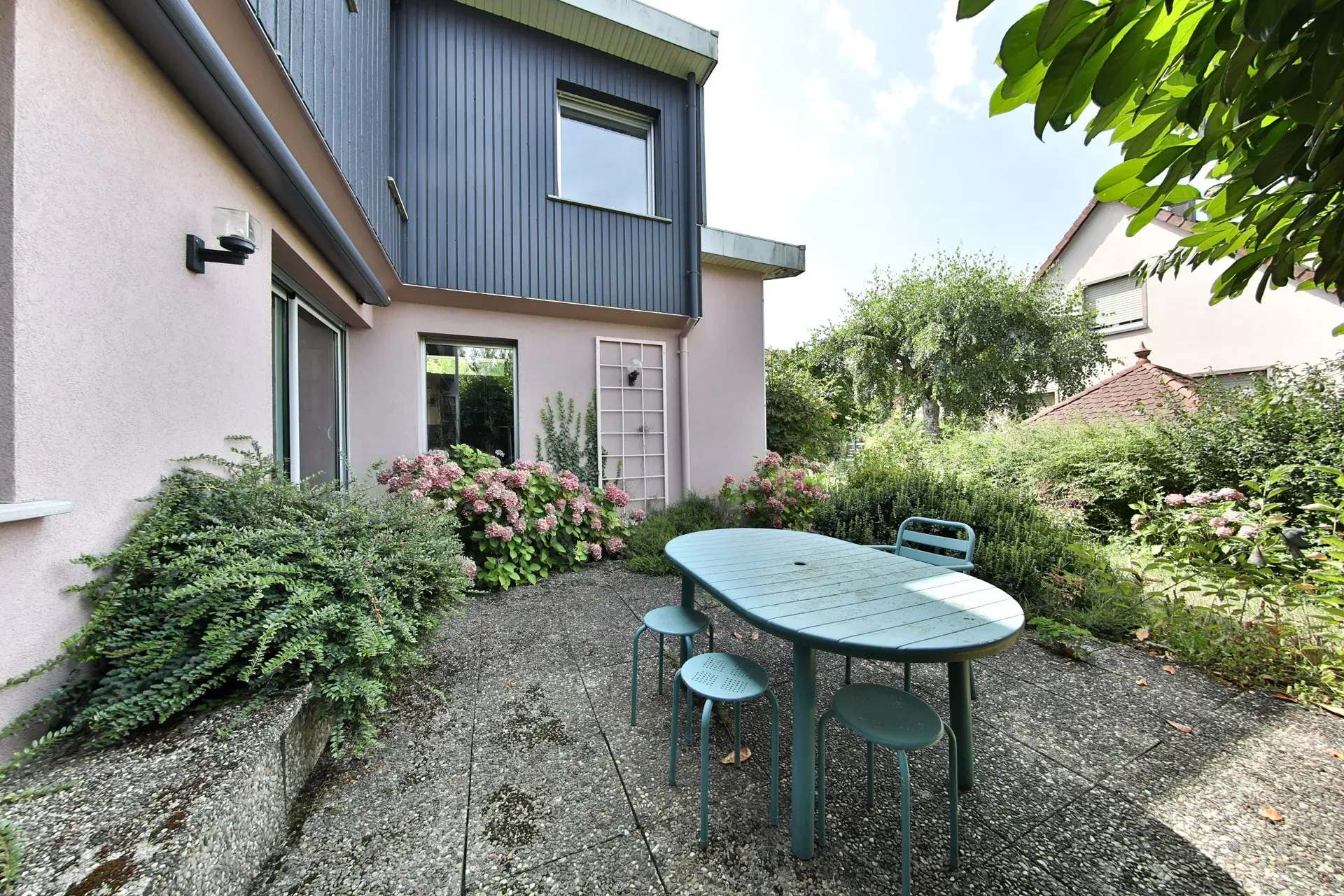 Maison d'architecte de 152 m² à Altkirch dans un quartier résidentiel recherché 