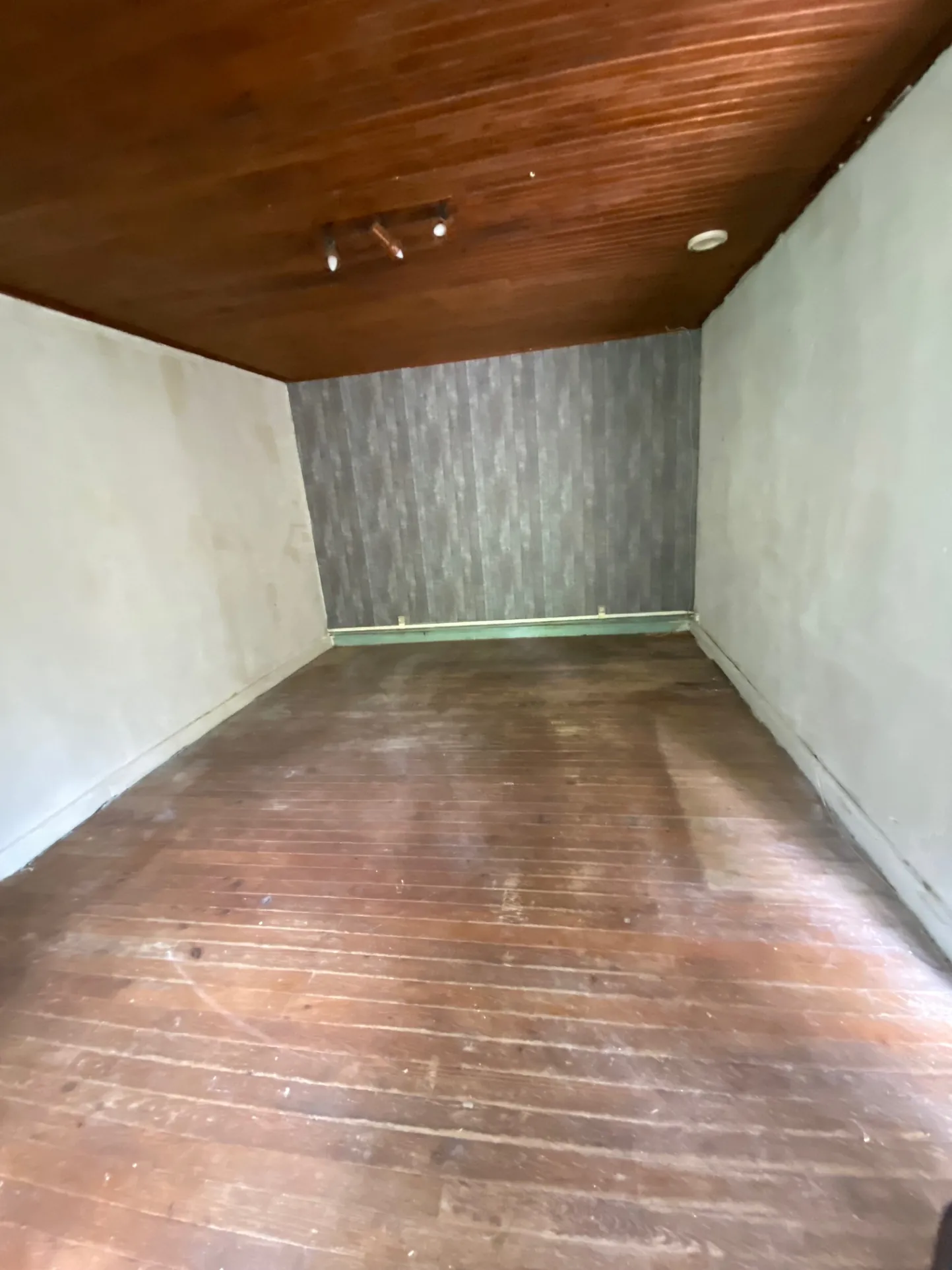 Maison en pierre à rénover avec grand terrain à Blanquefort-sur-Briolance 