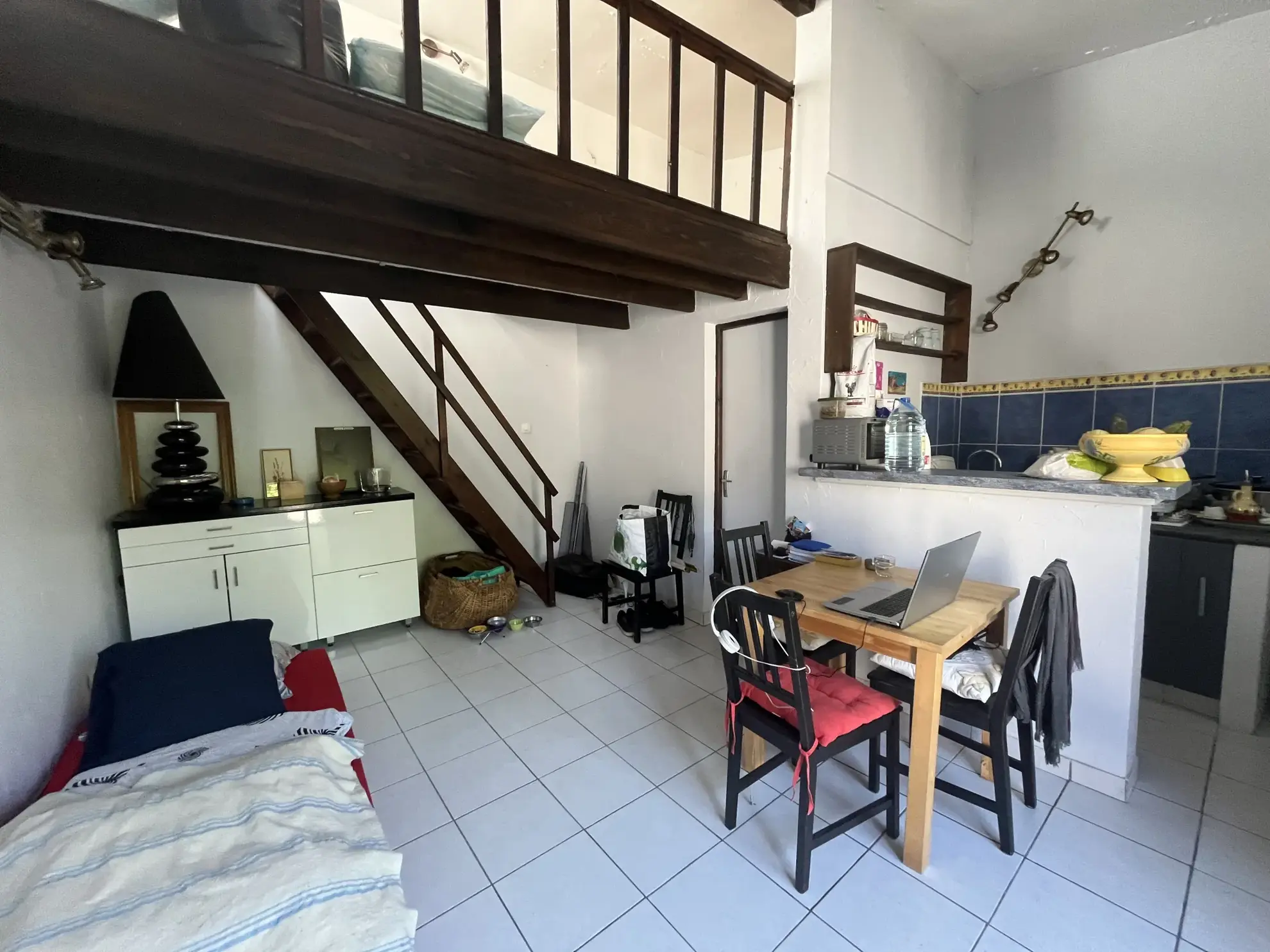 Maison avec deux habitations, garage et studio à Bourbonne-les-Bains - Opportunité d'investissement 