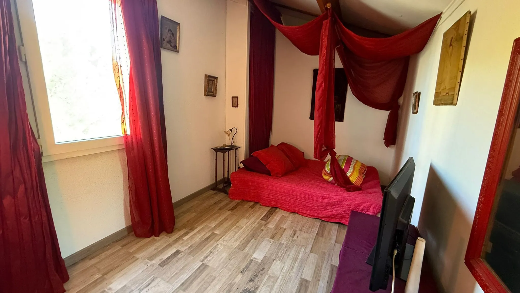 Appartement duplex de 60,96 m² avec 2 terrasses, garage et parking à Martigues Ferrières 