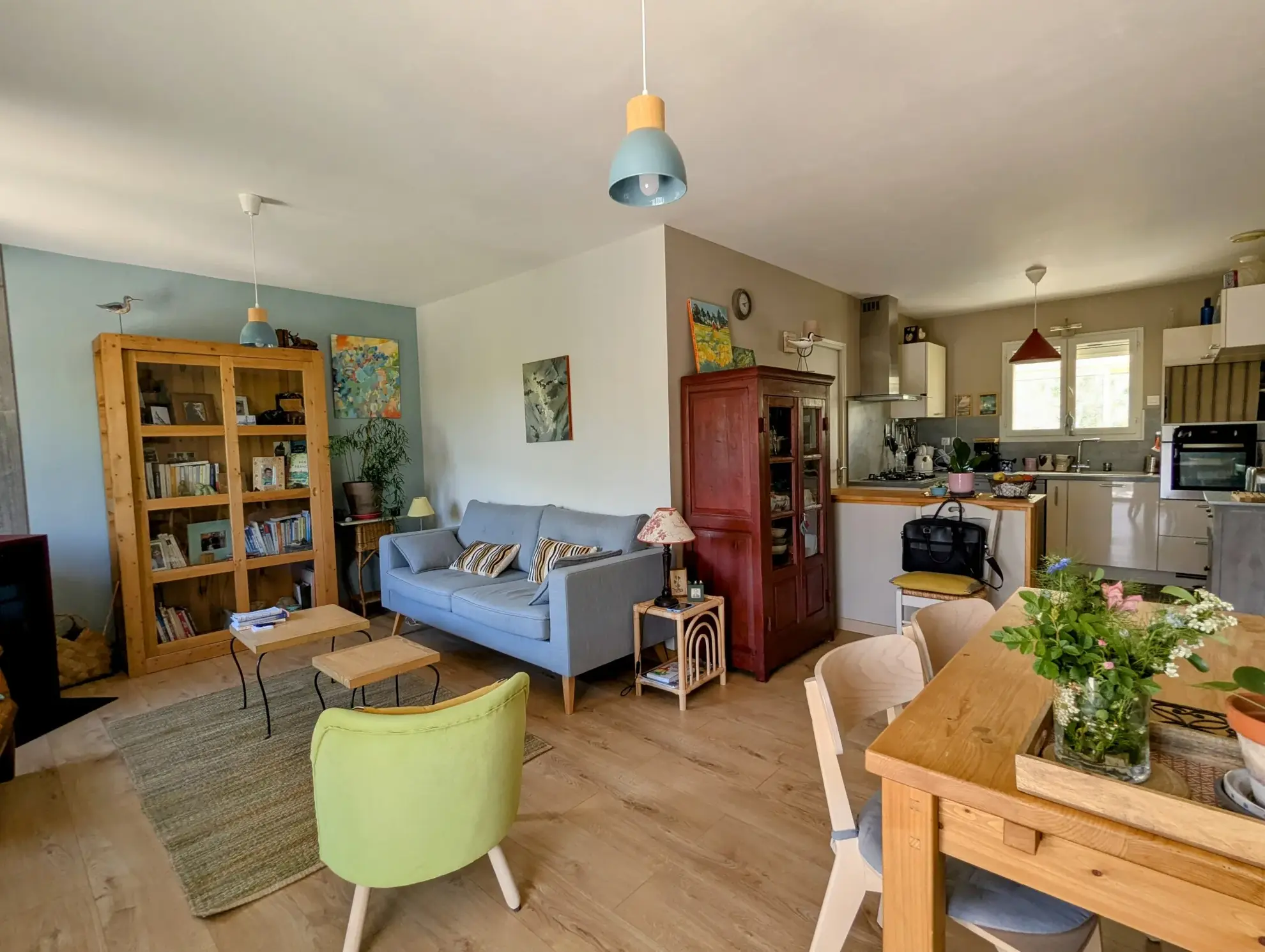 Villa récente à Ginestas avec jardin et atelier, idéale pour résidence ou investissement 