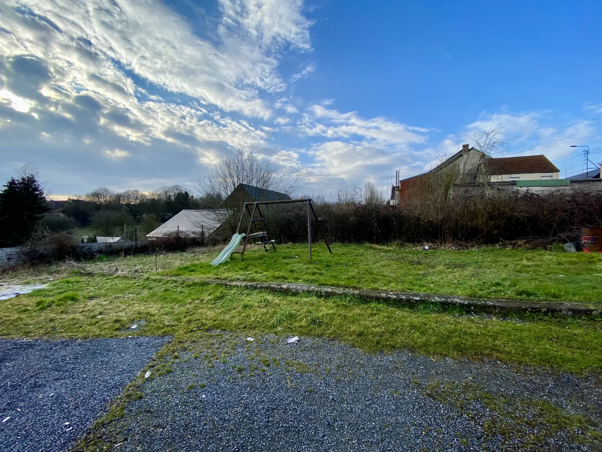 Ensemble immobilier avec potentiel à Hautmont - Investissement locatif 