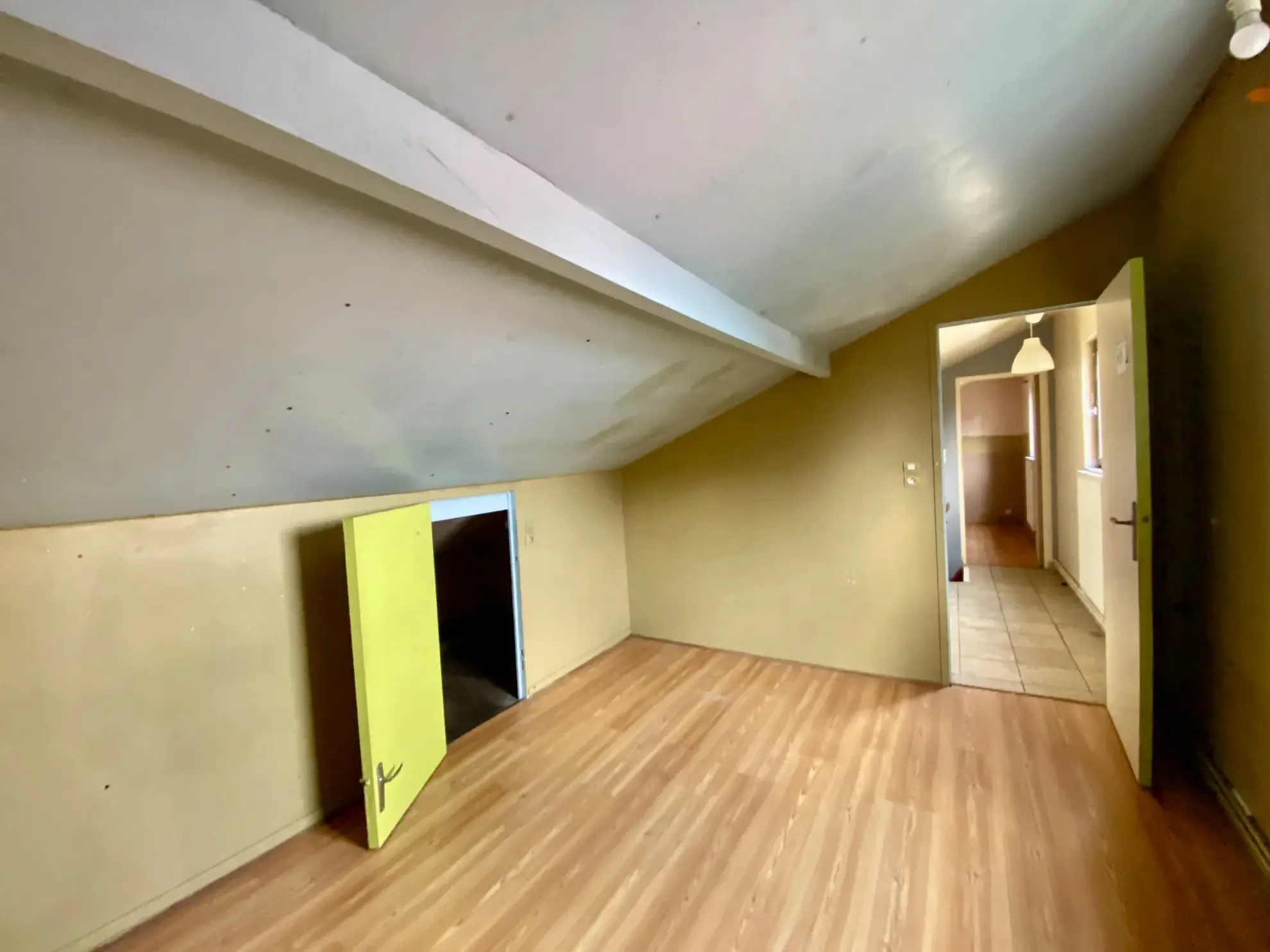 Ensemble immobilier avec potentiel à Hautmont - Investissement locatif 