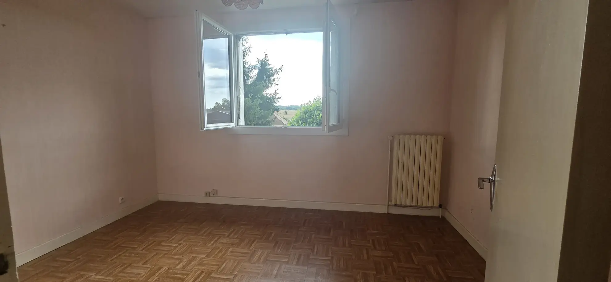 Maison traditionnelle à Lubersac avec jardin de 700 m² et sous-sol 