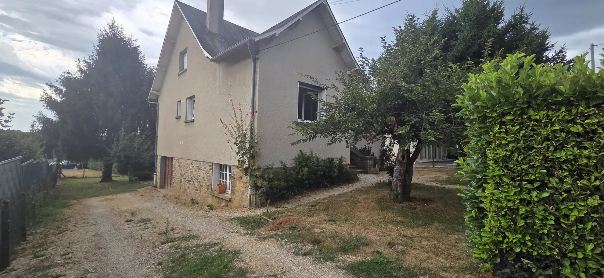 Maison traditionnelle à Lubersac avec jardin de 700 m² et sous-sol 