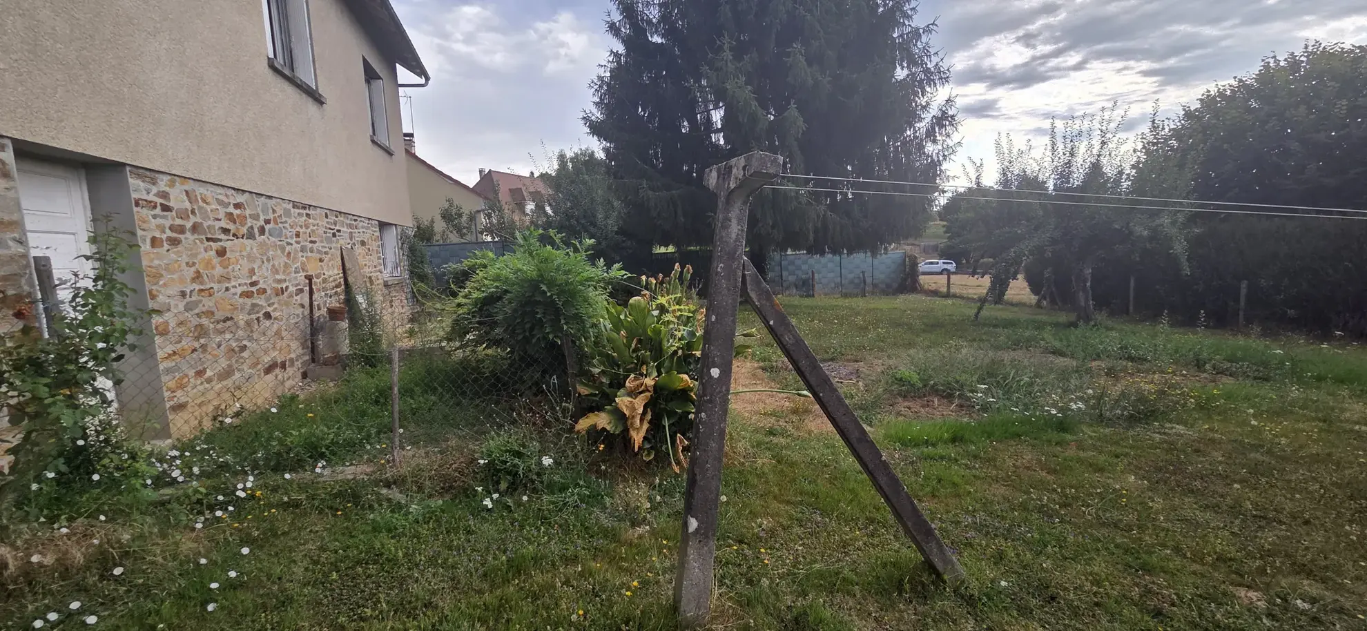 Maison traditionnelle à Lubersac avec jardin de 700 m² et sous-sol 