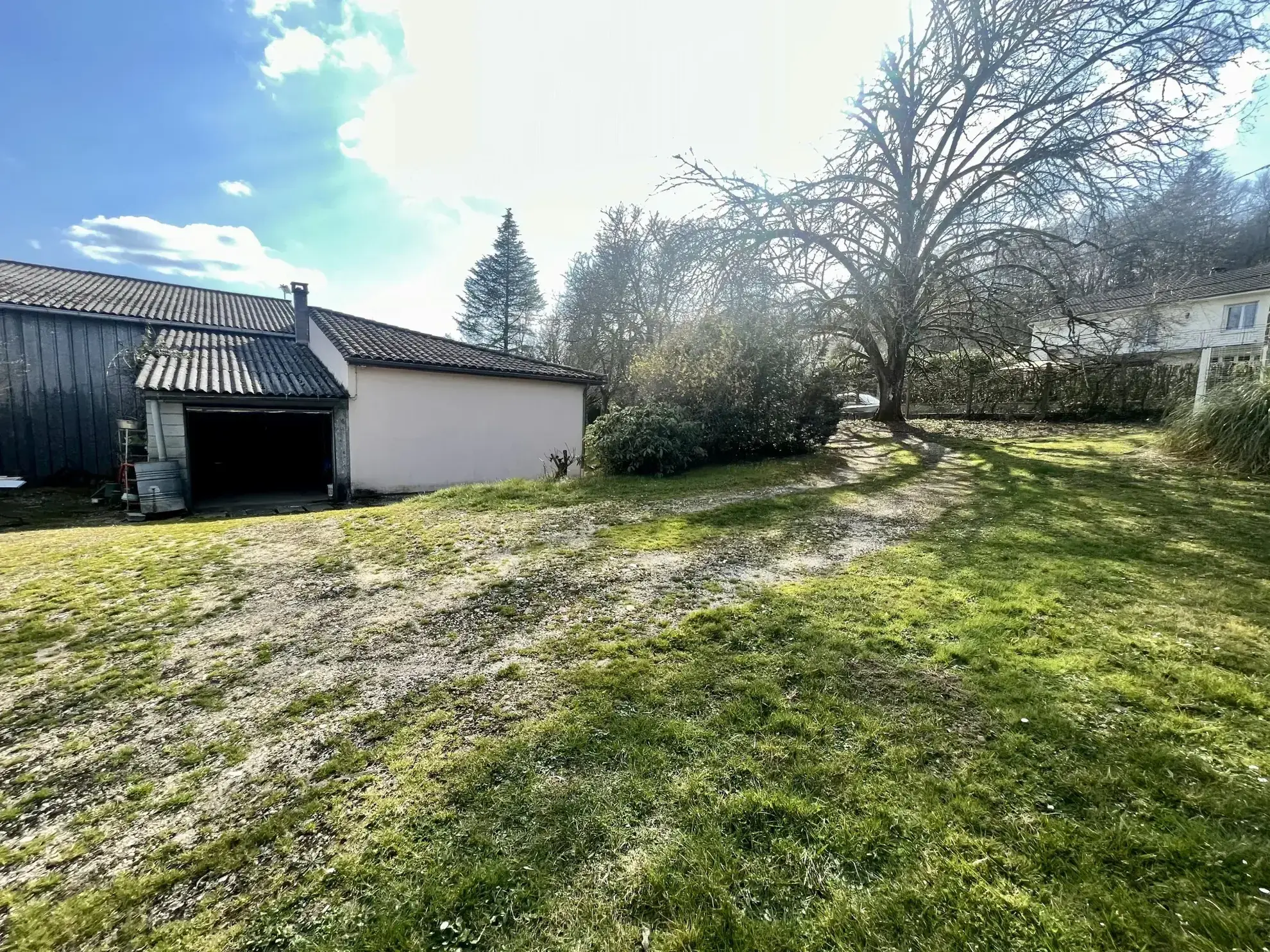 Maison plain-pied avec grand terrain à Champcevinel près de Périgueux 