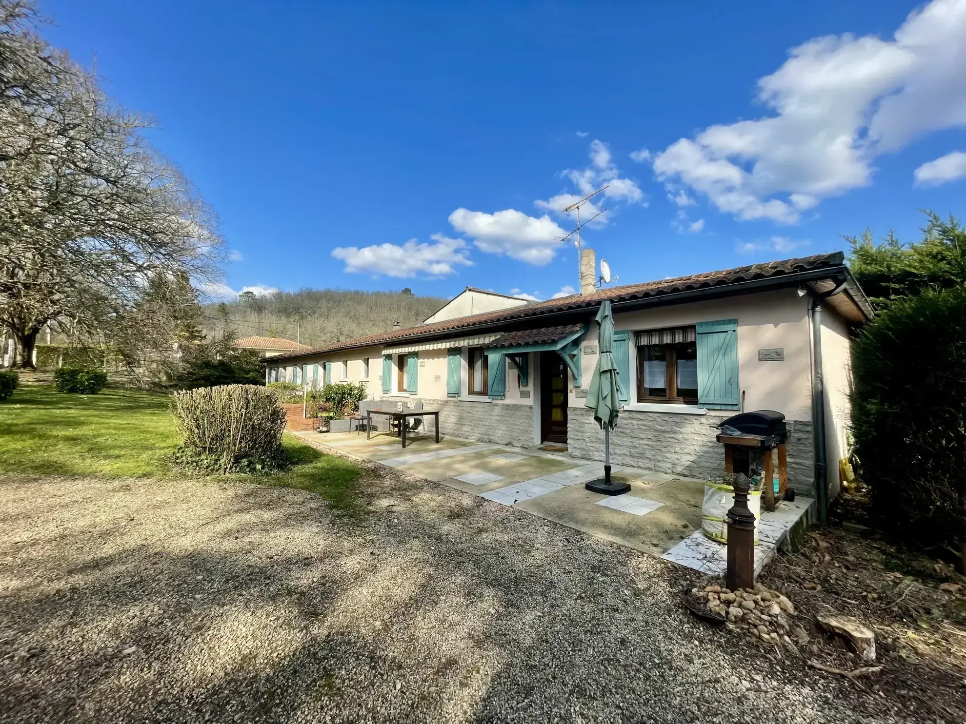 Maison plain-pied avec grand terrain à Champcevinel près de Périgueux 