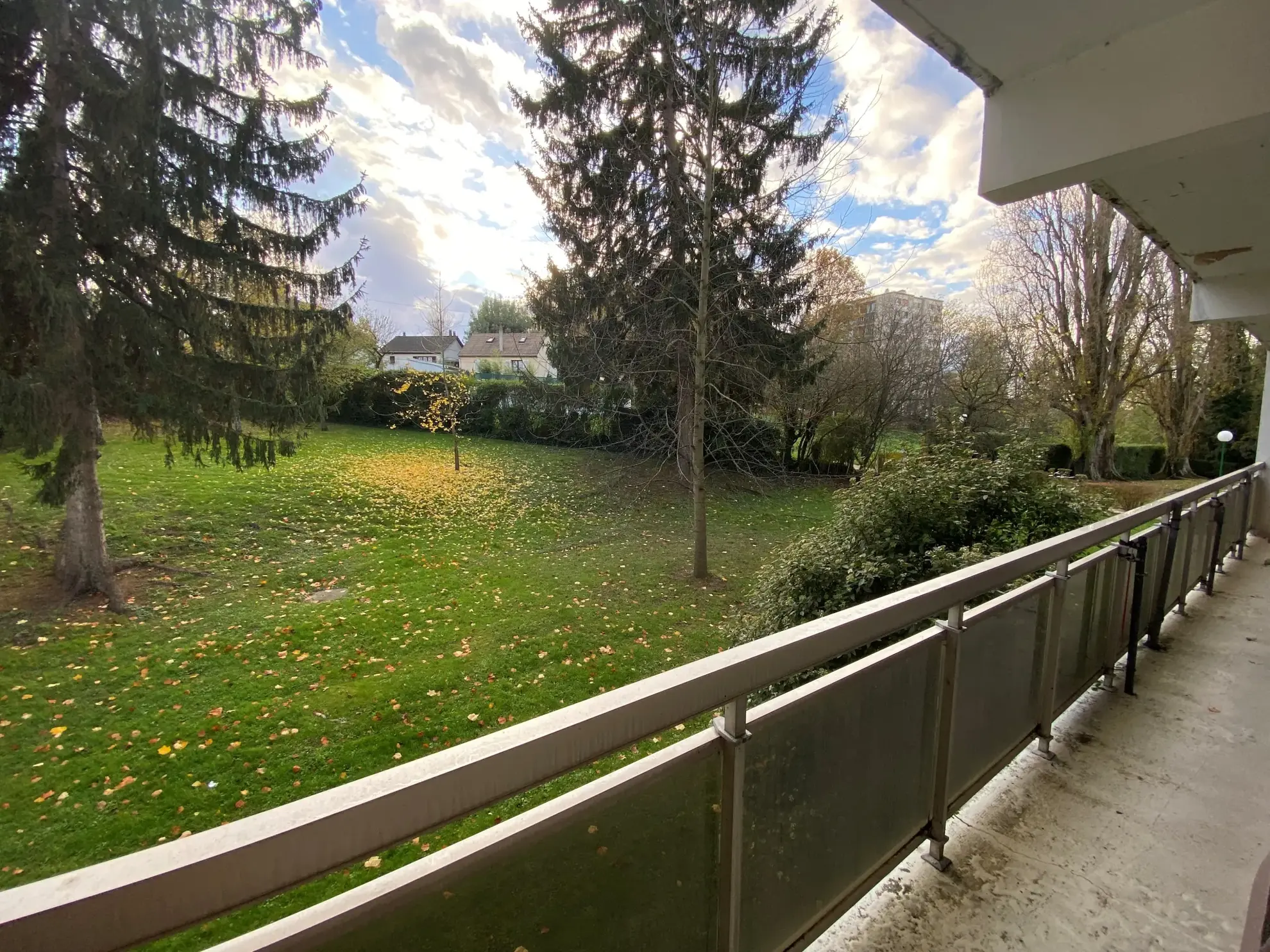 Appartement 3 pièces de 69 m² avec balcon et garage à Viry-Châtillon 