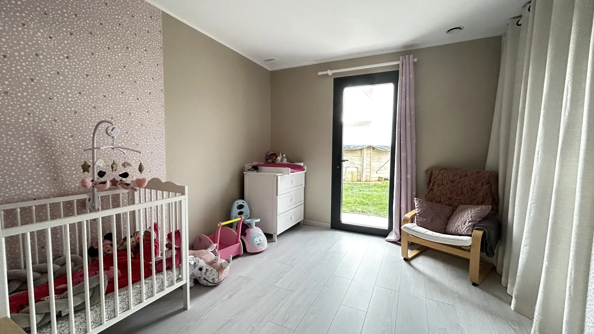 Magnifique maison en ossature bois avec piscine à Coulon - Éco-responsable, récente et spacieuse 