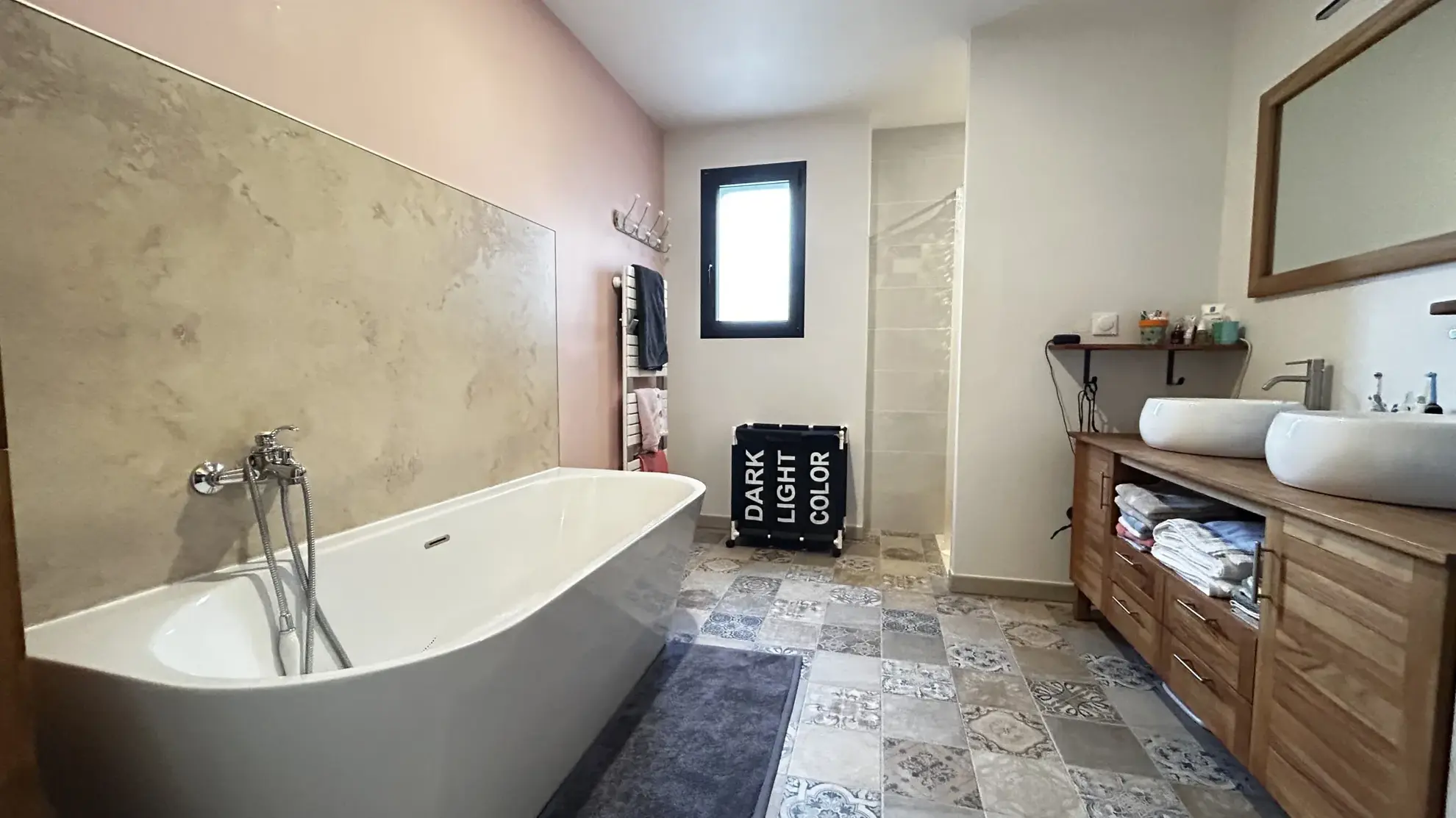 Magnifique maison en ossature bois avec piscine à Coulon - Éco-responsable, récente et spacieuse 