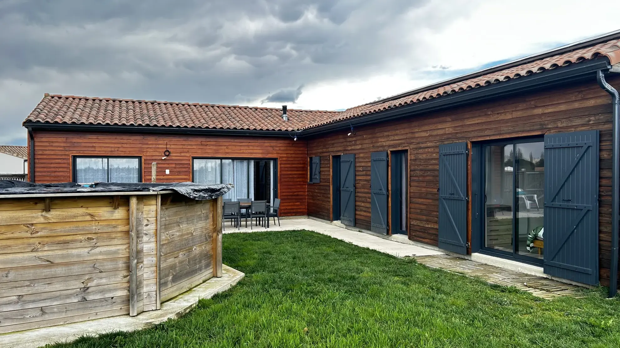 Magnifique maison en ossature bois avec piscine à Coulon - Éco-responsable, récente et spacieuse 