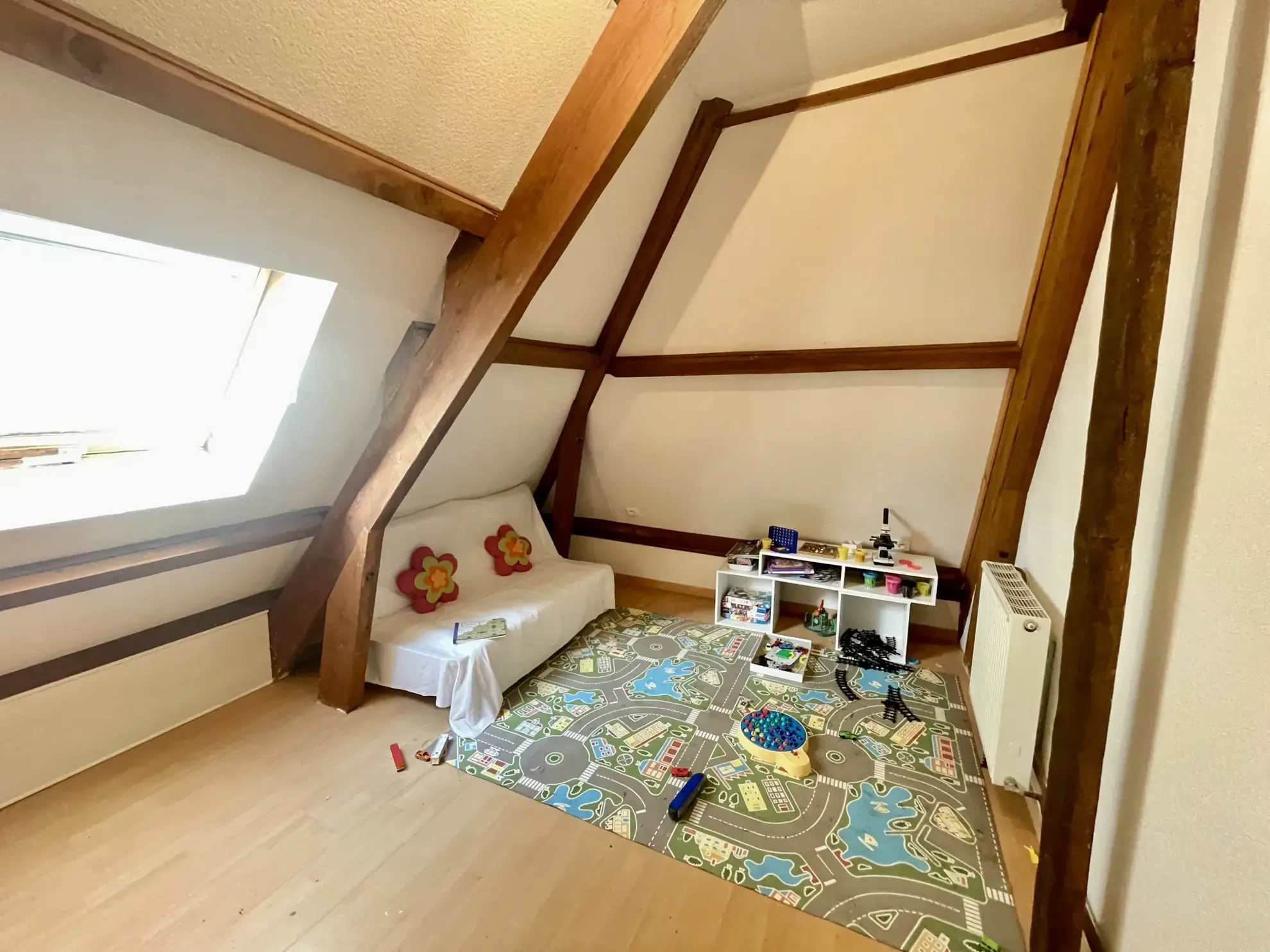 Maison à Périgueux avec 5 chambres, piscine et grand terrain de 686 m² 