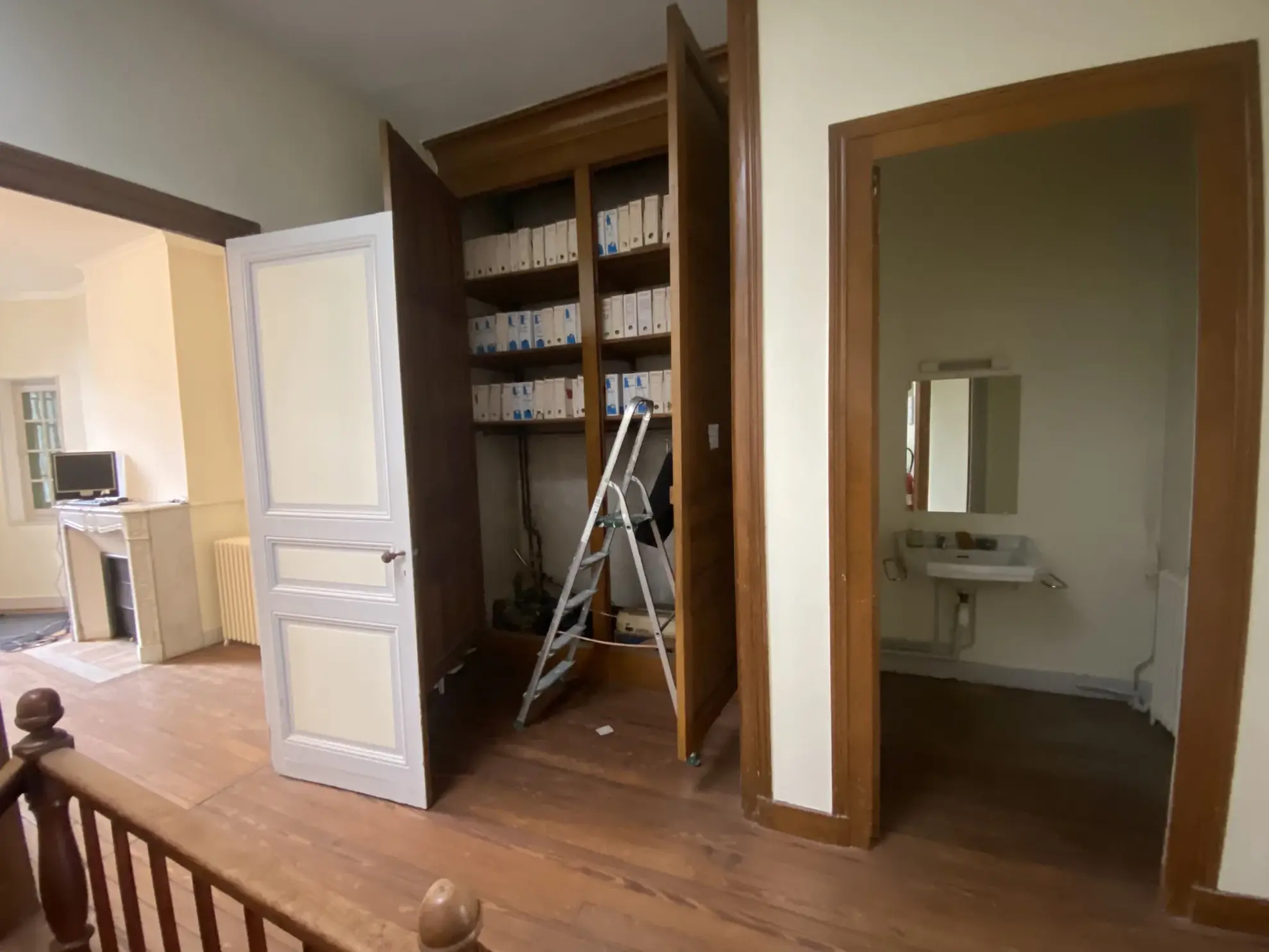 Grande maison de ville rénovée de 230 m² avec dépendance et jardin à La Réole 