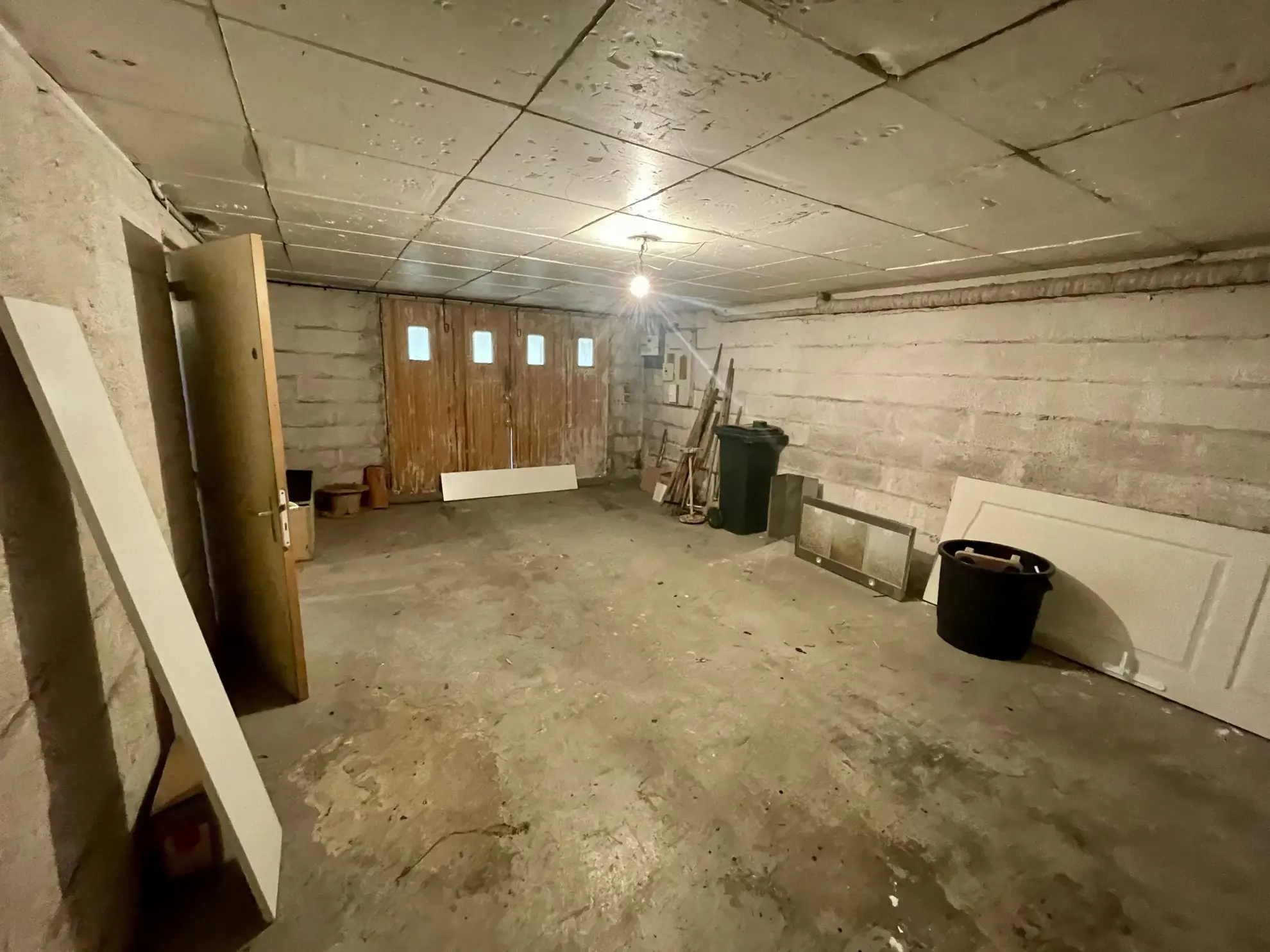 Maison à Périgueux avec 5 chambres, piscine et grand terrain de 686 m² 