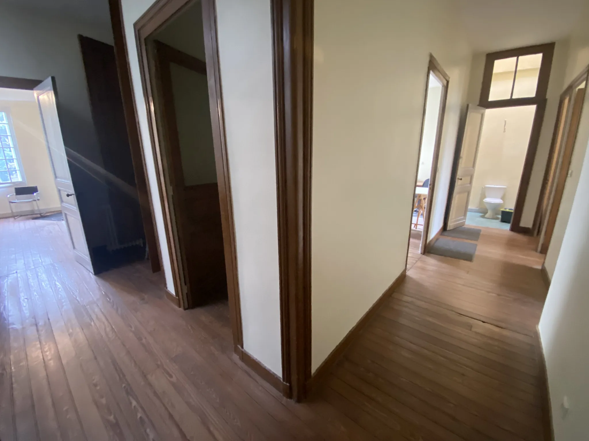 Grande maison de ville rénovée de 230 m² avec dépendance et jardin à La Réole 