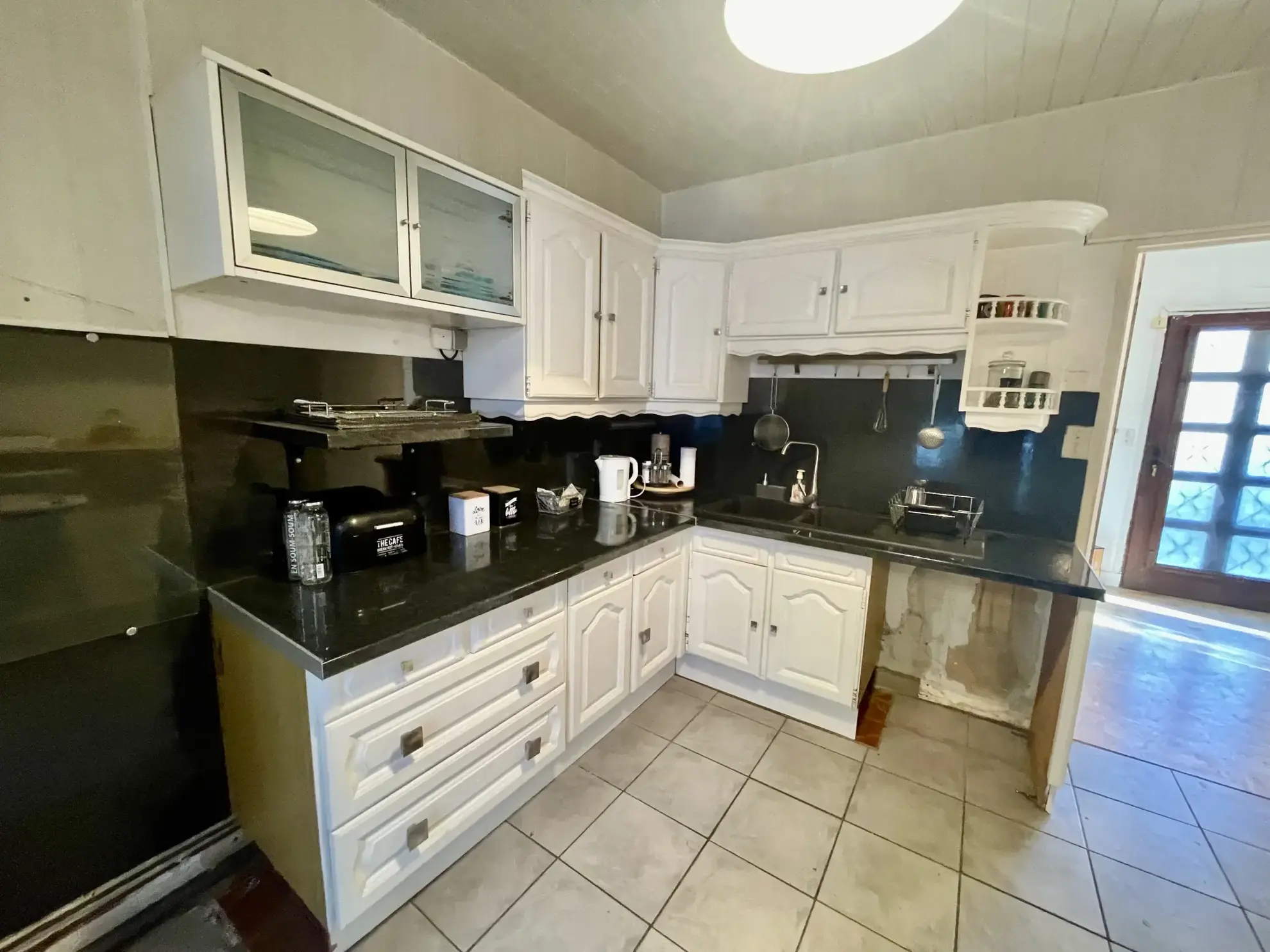 Maison à Périgueux avec 5 chambres, piscine et grand terrain de 686 m² 