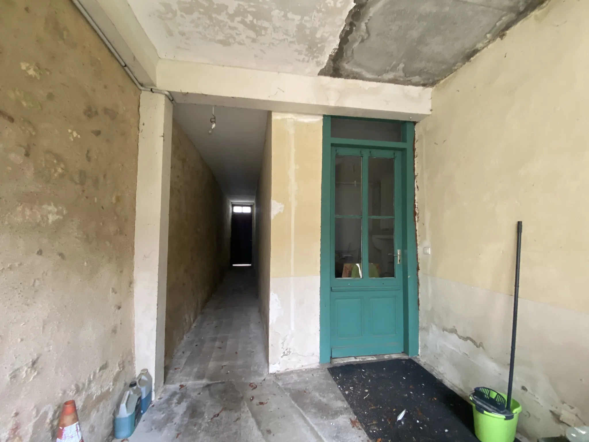 Grande maison de ville rénovée de 230 m² avec dépendance et jardin à La Réole 