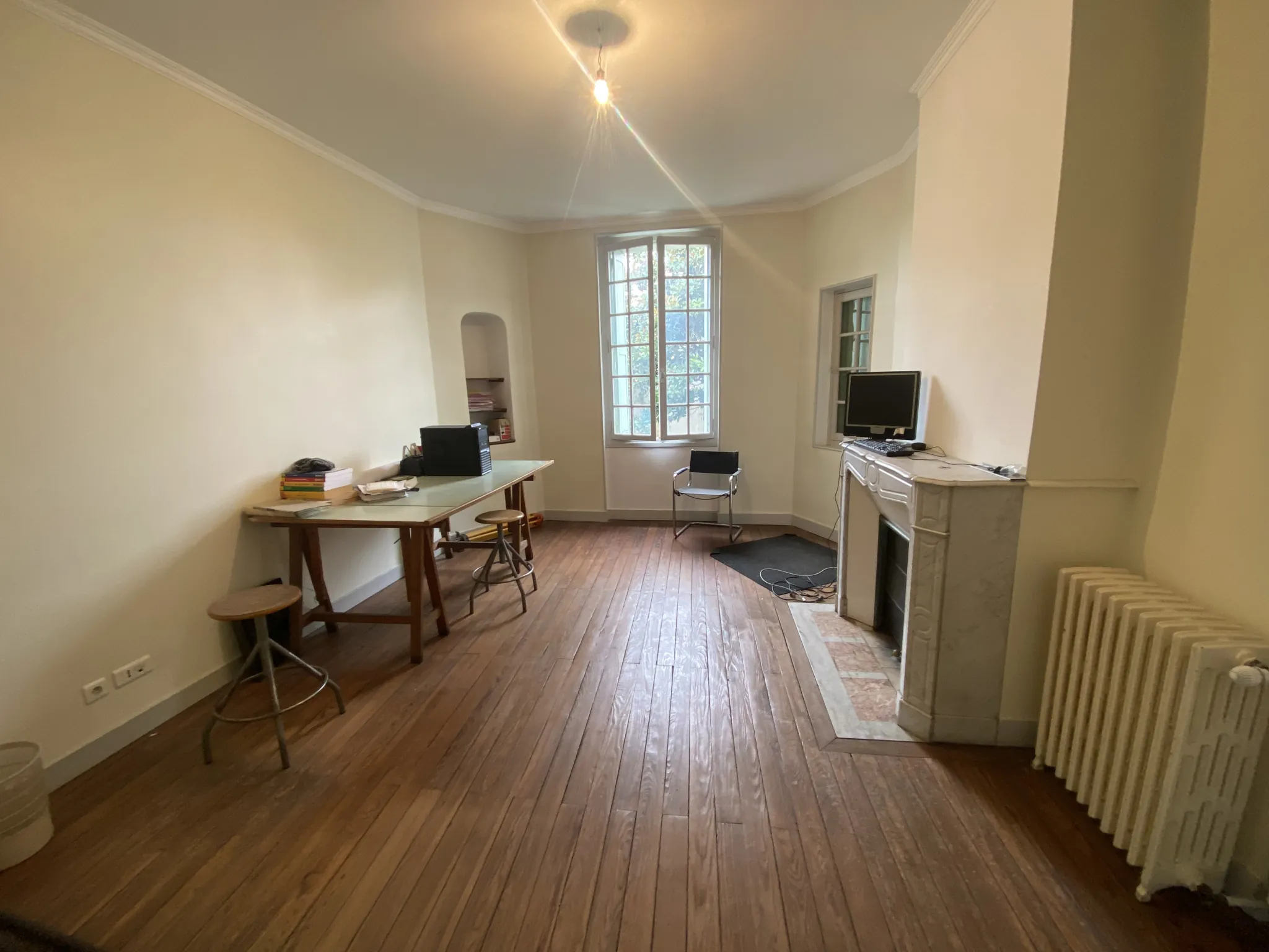 Grande maison de ville rénovée de 230 m² avec dépendance et jardin à La Réole 