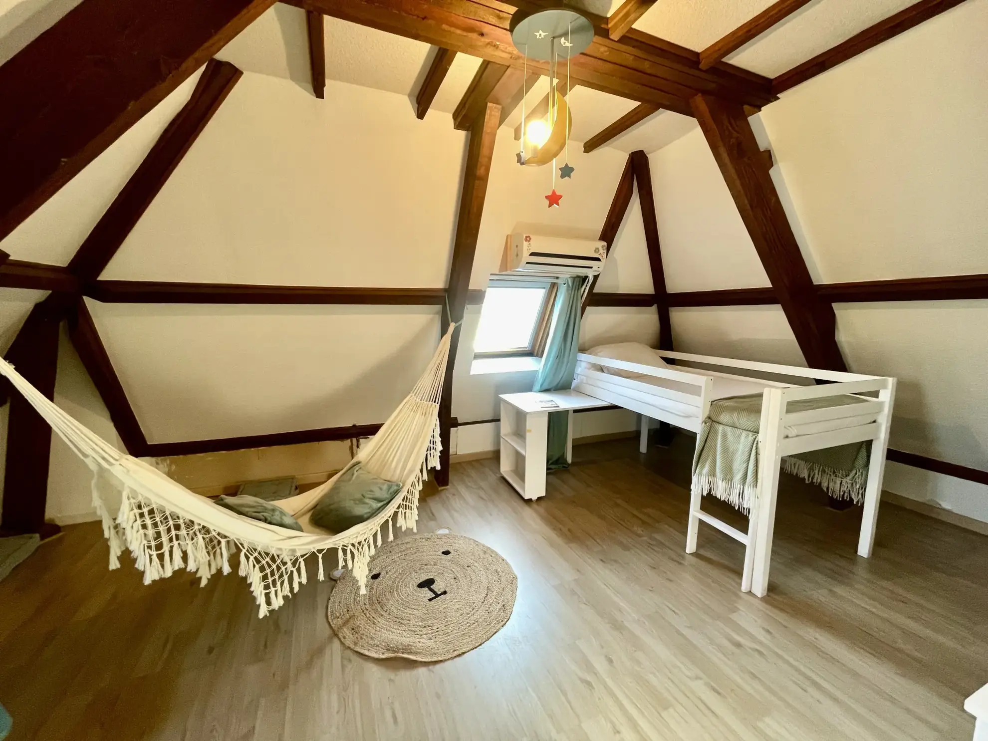 Maison à Périgueux avec 5 chambres, piscine et grand terrain de 686 m² 