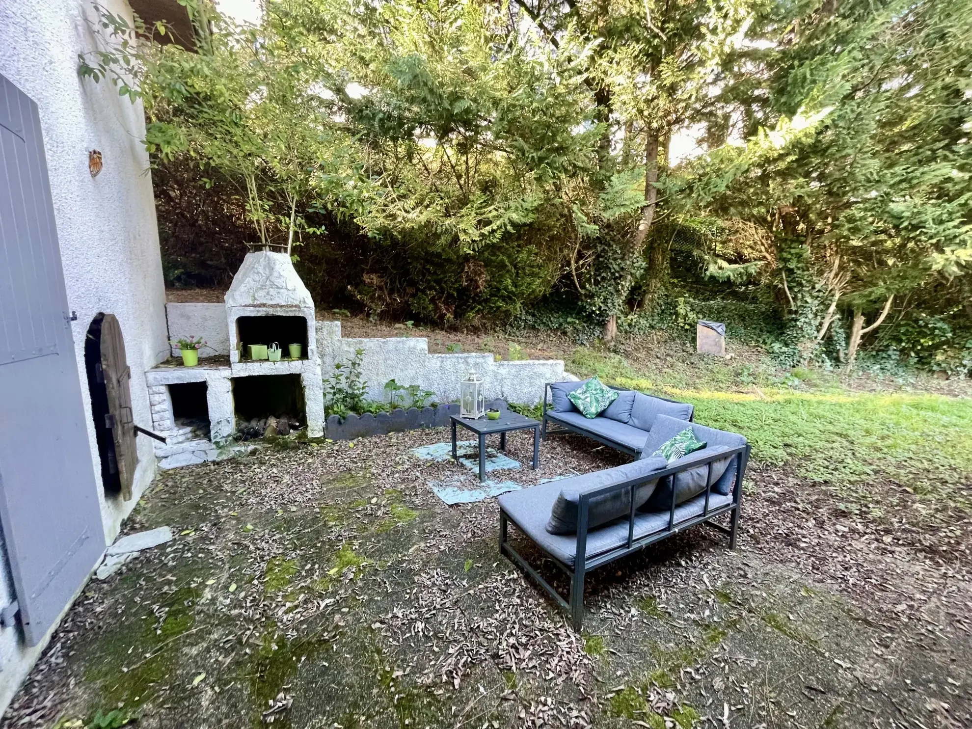 Maison à Périgueux avec 5 chambres, piscine et grand terrain de 686 m² 