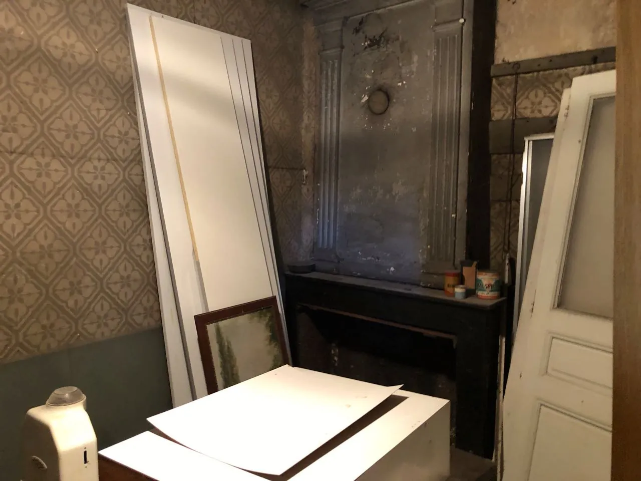 Immeuble mixte à vendre à Marcigny avec local commercial et appartements à rénover 