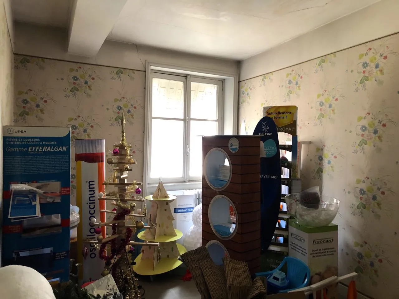 Immeuble mixte à vendre à Marcigny avec local commercial et appartements à rénover 