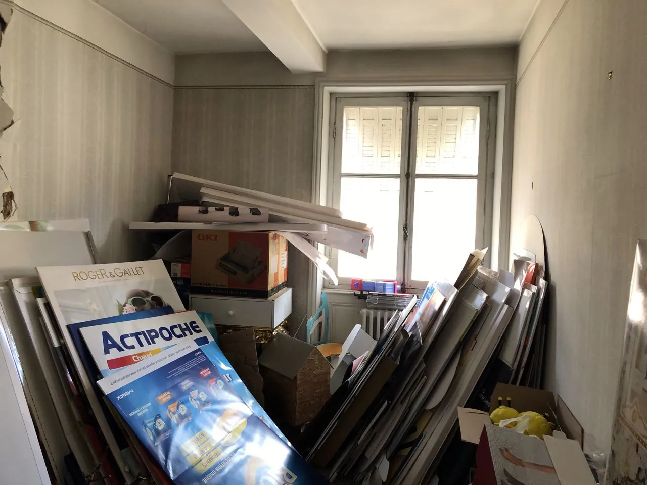 Immeuble mixte à vendre à Marcigny avec local commercial et appartements à rénover 