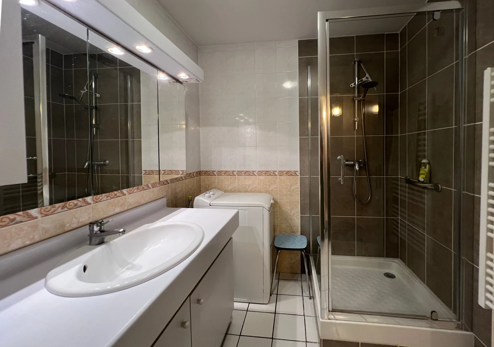 Appartement à Lyon 69003 avec jardin, parking, idéal pour jeune couple 