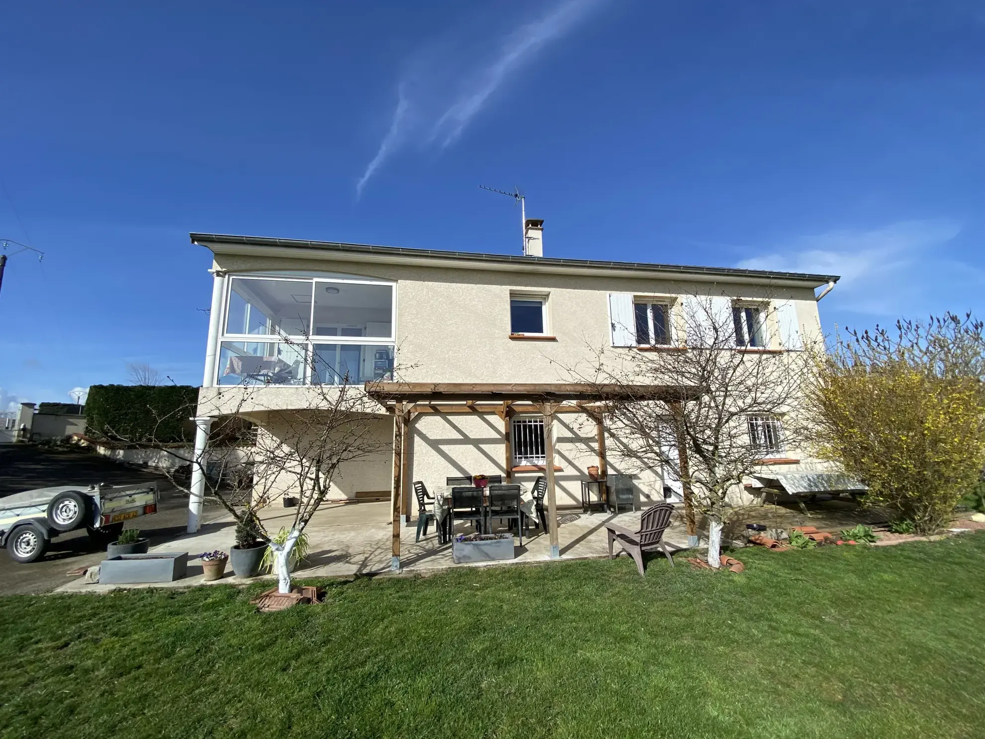 Belle maison de 2008 avec grand terrain et vue campagne à Balbigny (Loire) 