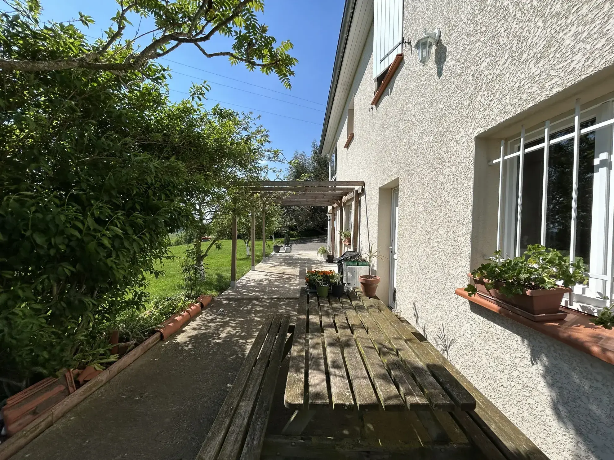 Belle maison de 2008 avec grand terrain et vue campagne à Balbigny (Loire) 