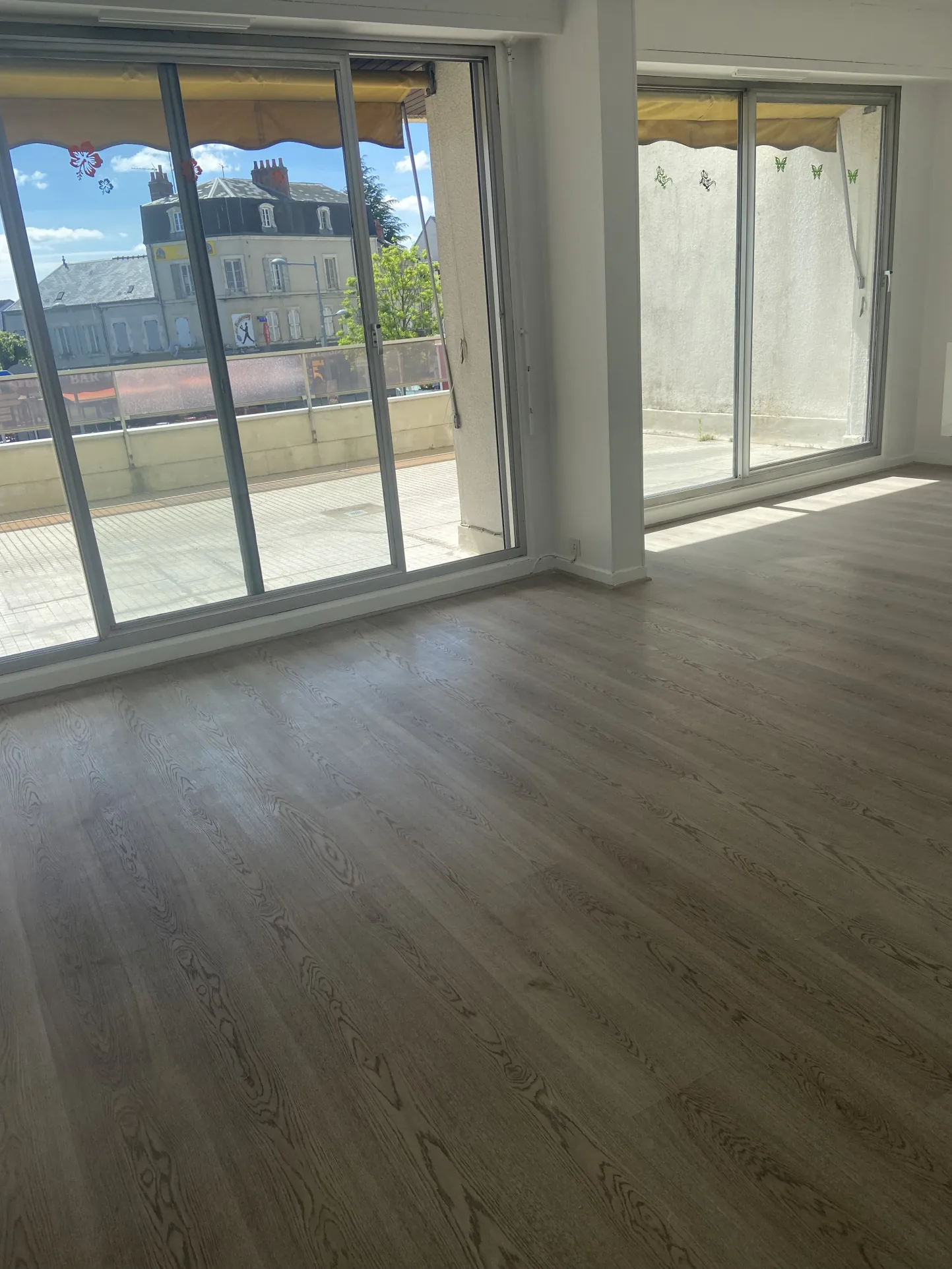 Appartement 2 pièces en rez-de-jardin à Vierzon avec terrasse et garage 