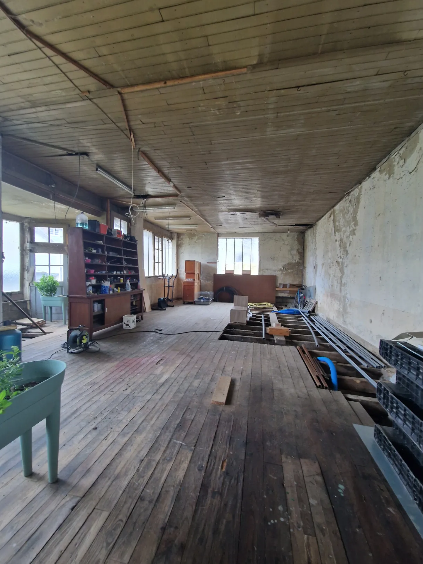 Bâtiment professionnel à Lubersac, potentiel de transformation en logement - 95 m² 