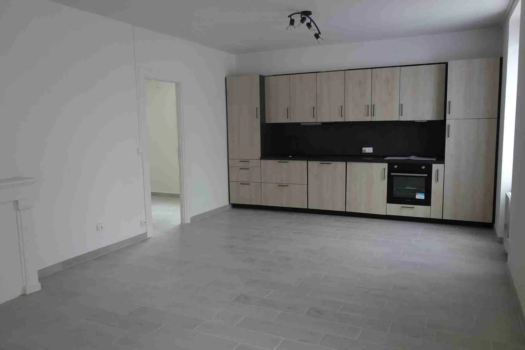 Charmante maison en pierre rénovée avec jardin à Saint Ciers sur Gironde 