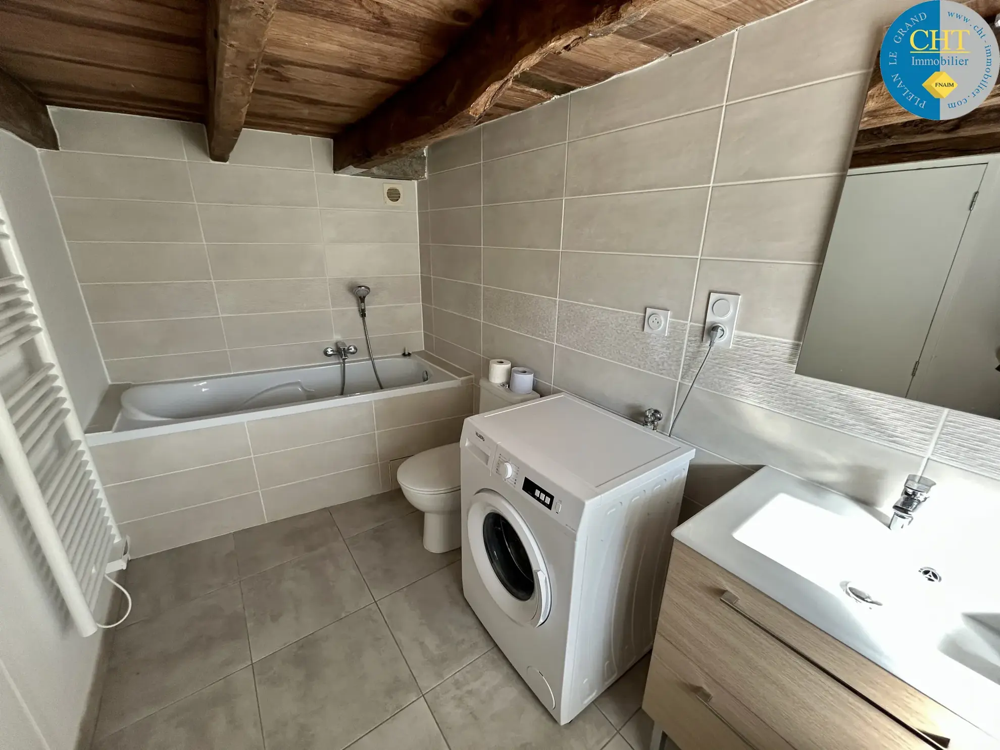 Maison en pierre rénovée à Monteneuf, 3 chambres, proche Guér, terrain arboré de 599 m² 