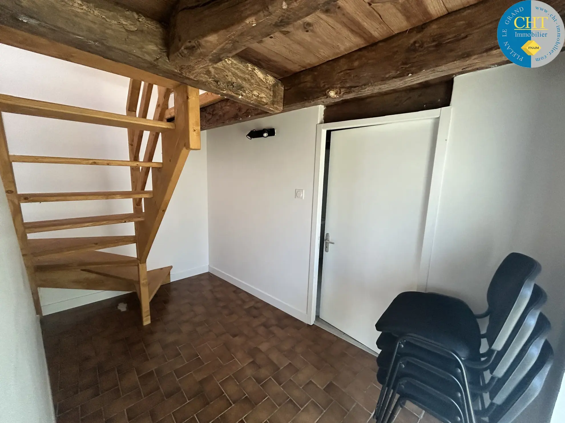 Maison en pierre rénovée à Monteneuf, 3 chambres, proche Guér, terrain arboré de 599 m² 