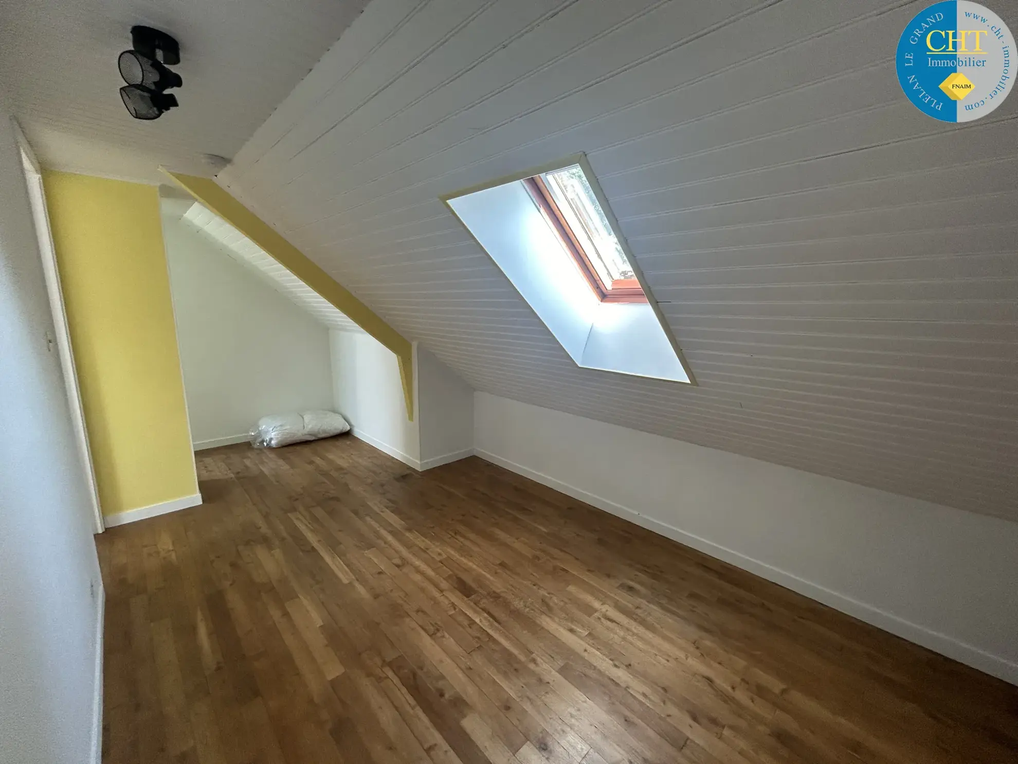 Maison en pierre rénovée à Monteneuf, 3 chambres, proche Guér, terrain arboré de 599 m² 