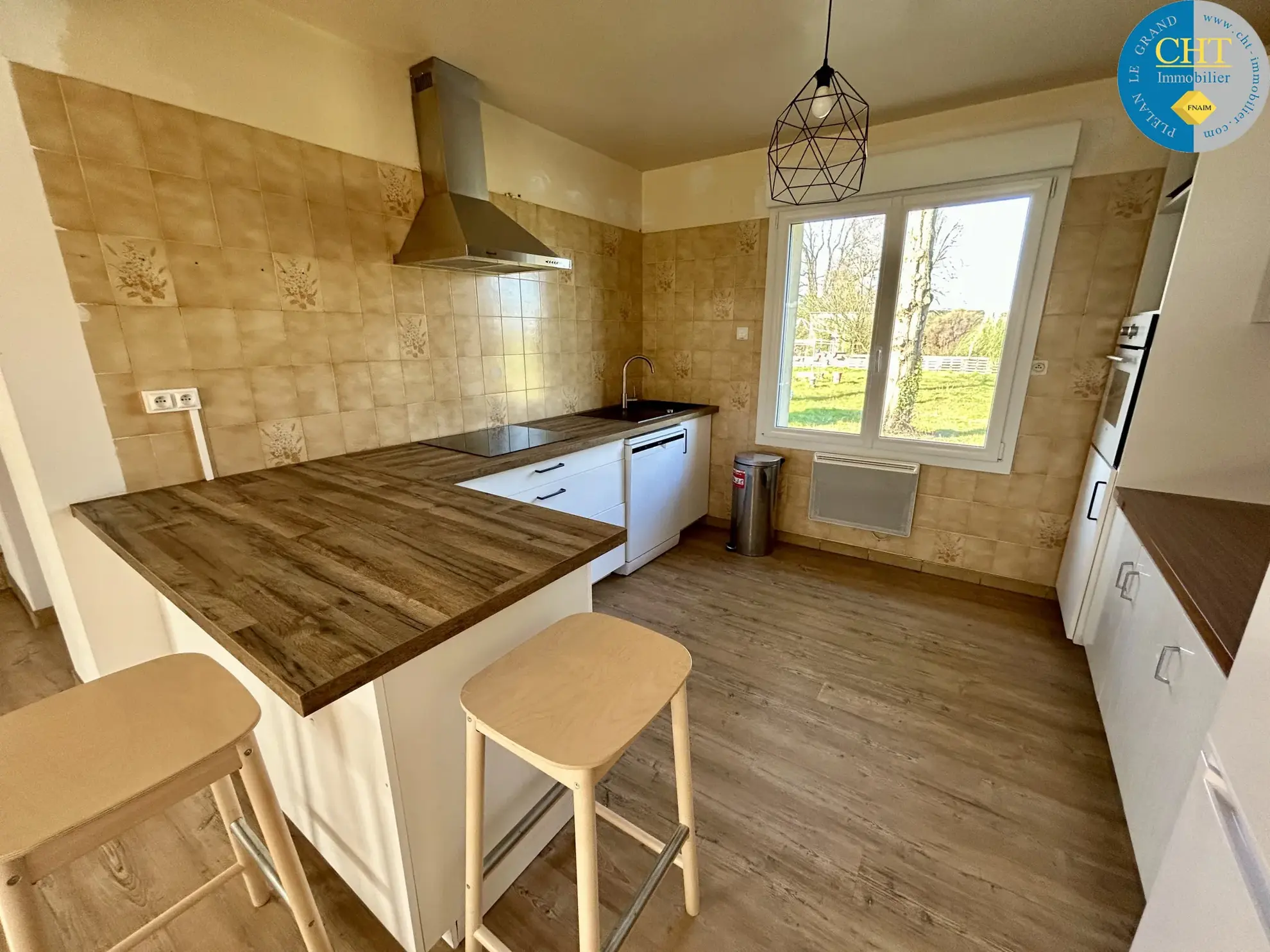 Maison en pierre rénovée à Monteneuf, 3 chambres, proche Guér, terrain arboré de 599 m² 