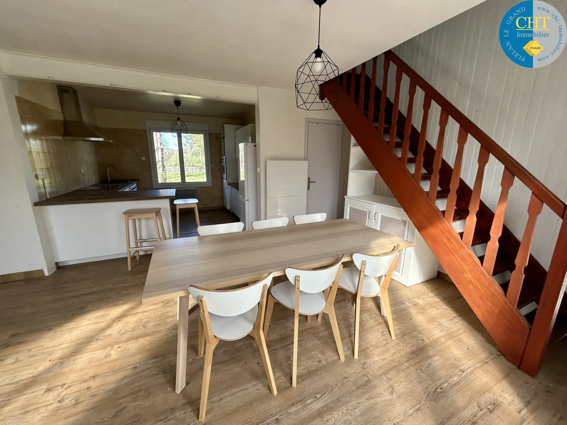 Maison en pierre rénovée à Monteneuf, 3 chambres, proche Guér, terrain arboré de 599 m² 